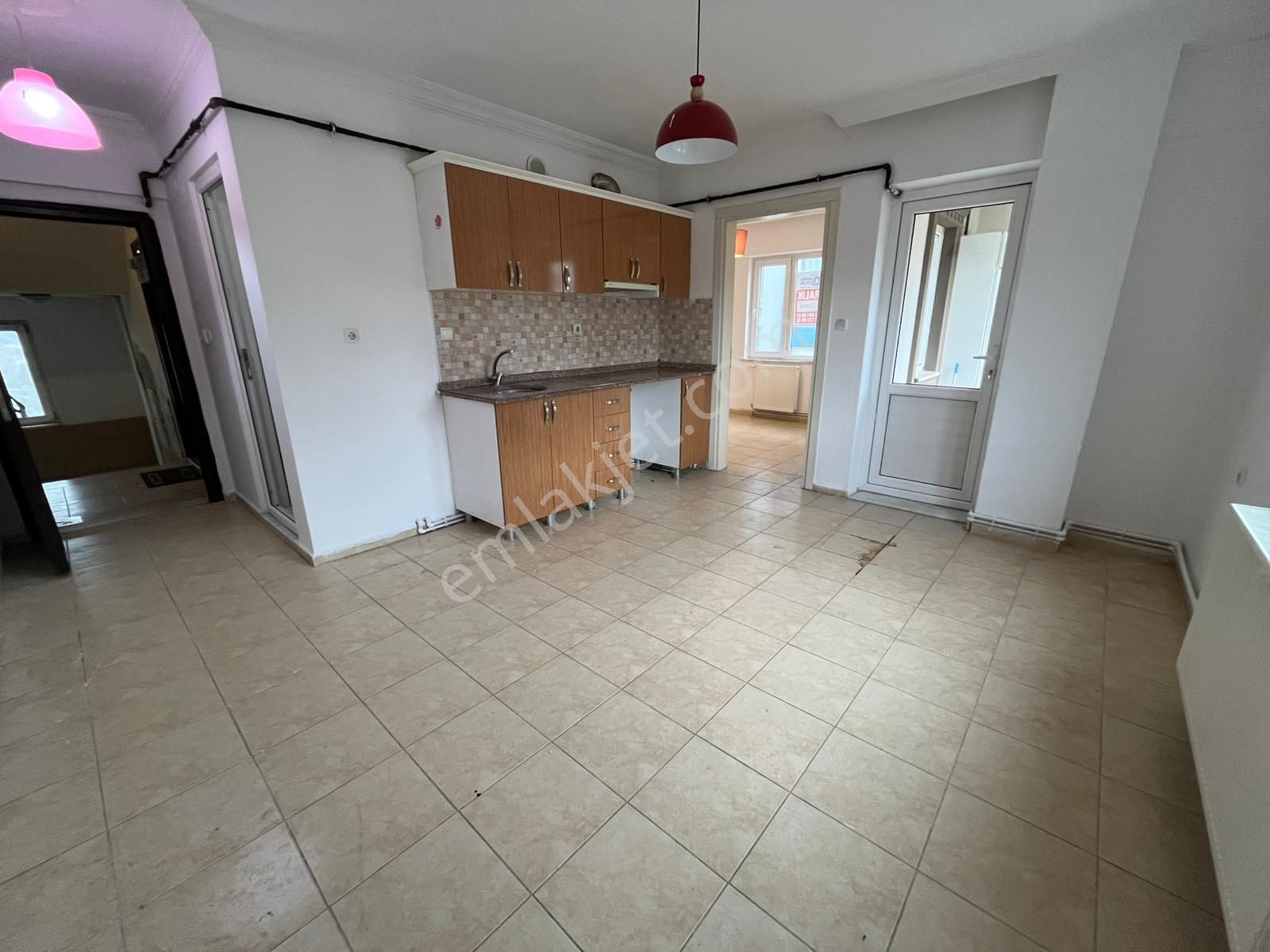 Muğla Kötekli’de C Kapıya Çok Yakın 1+1 Kiralık Daire