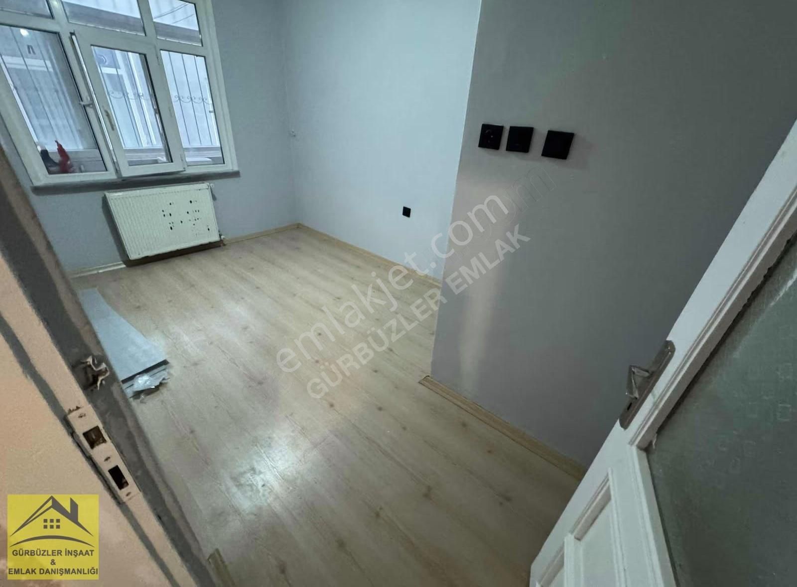 M.akif'de Cuma Pazarı Mevkii 1.kat Tadilatlı 2+1 90m² Daire - Görsel 23