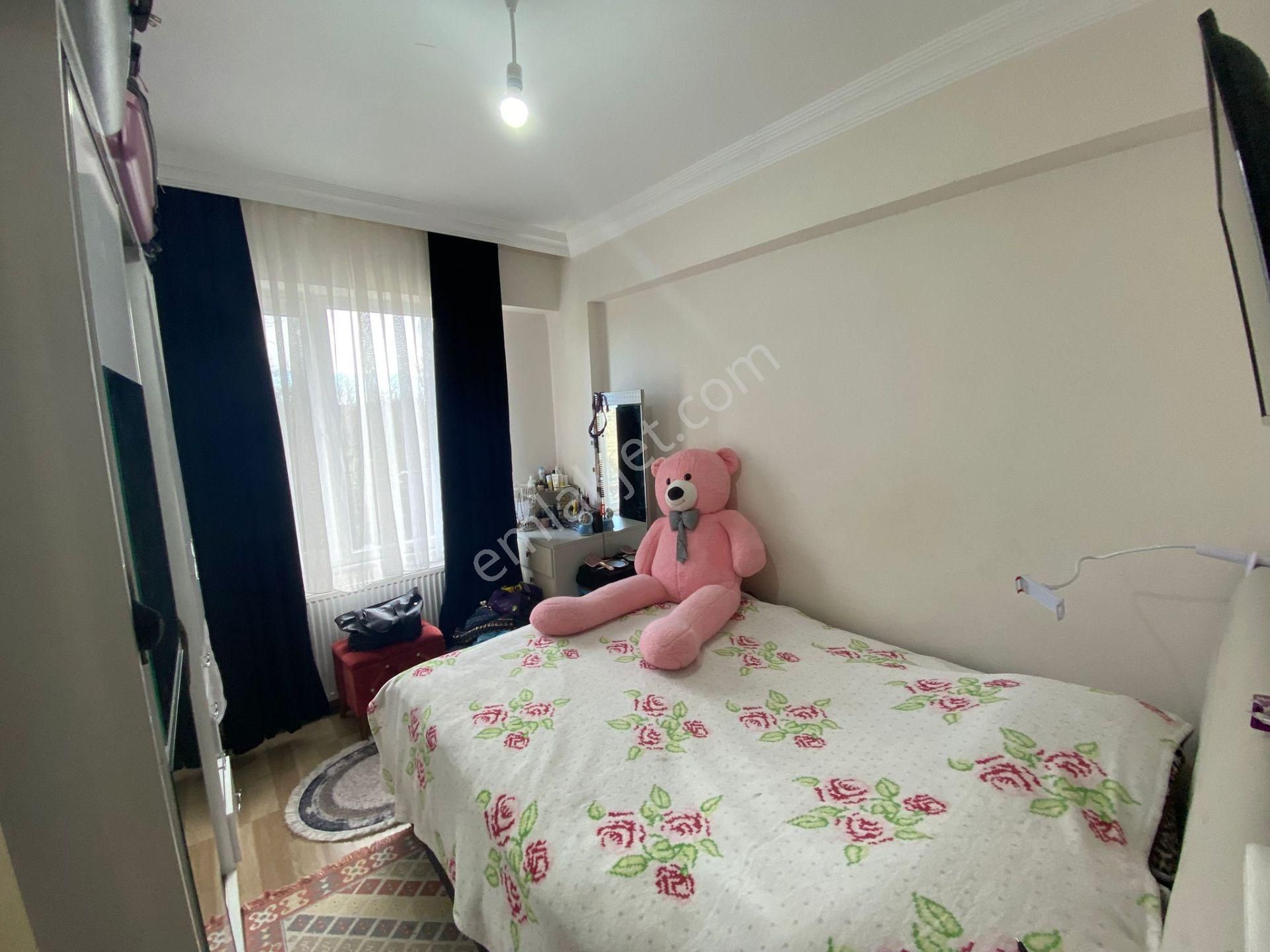 Karasuda Havuzlu Site İçinde M.ayrı Kombi+petekli Ara Kat 2+1 - Görsel 13