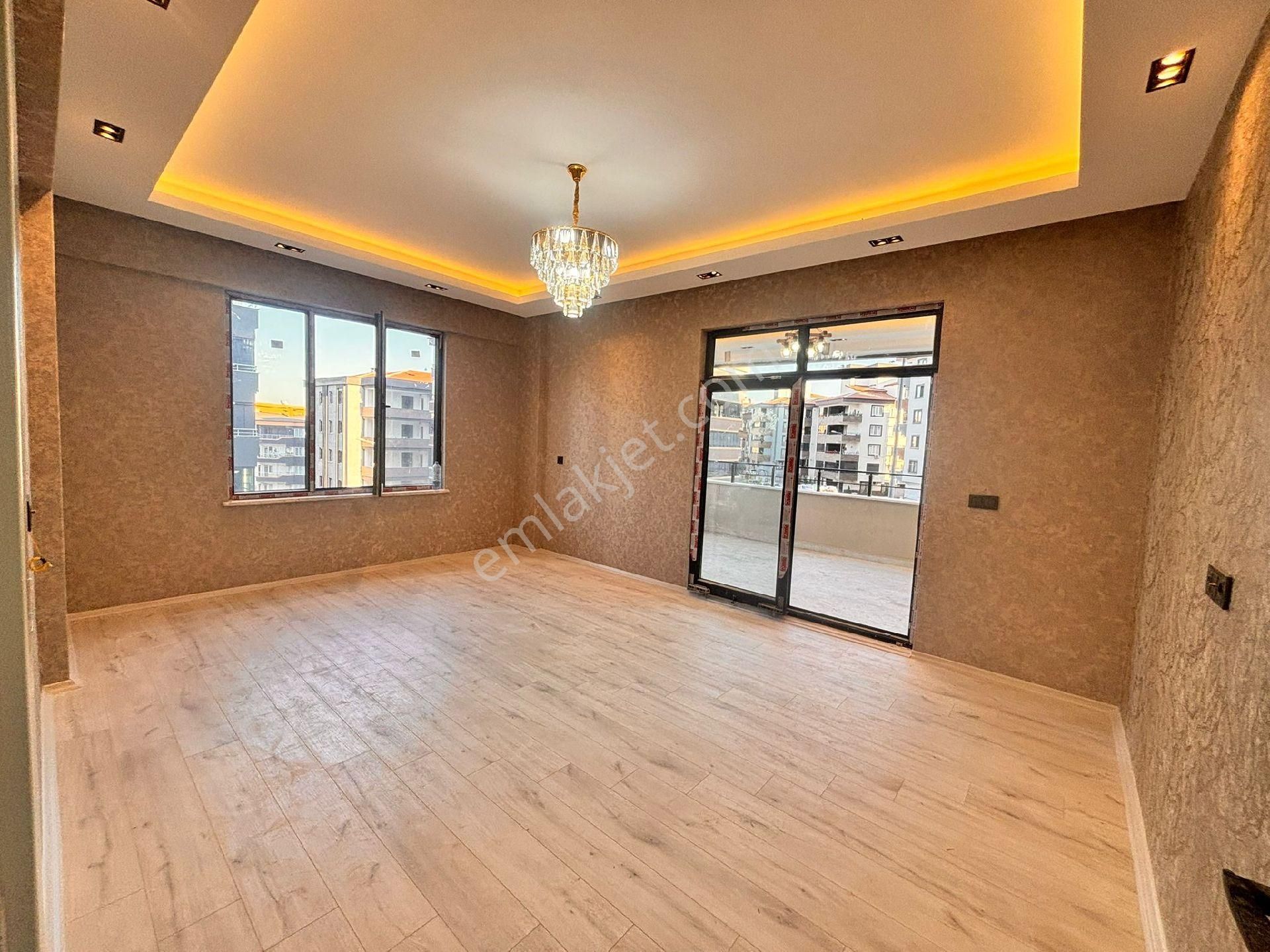 Ertuğrulgazi Mahallesi 2.5+1 Ultr