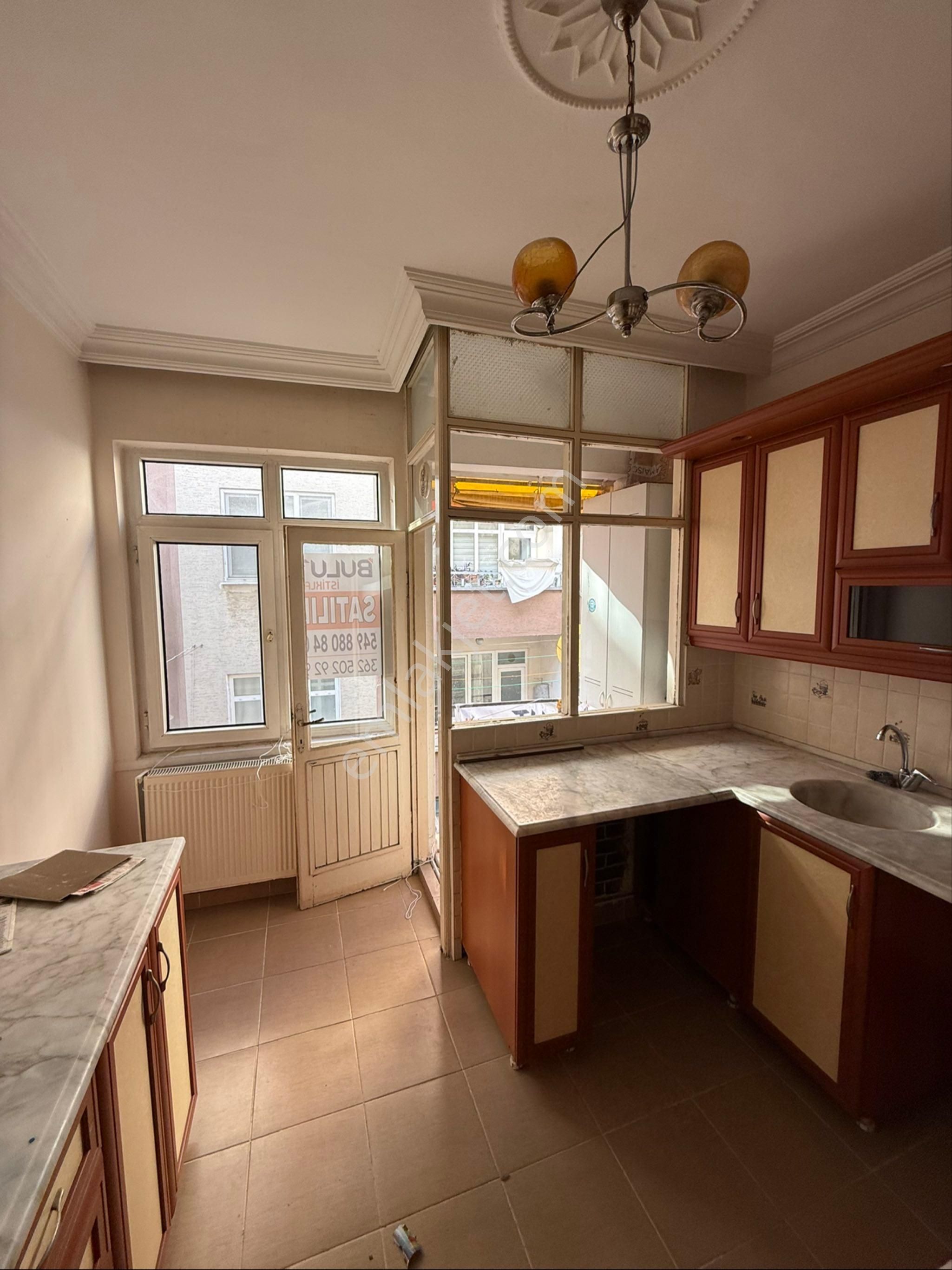 Gazi Caddesi Civarında İci Temiz Satılık Daire - Görsel 11