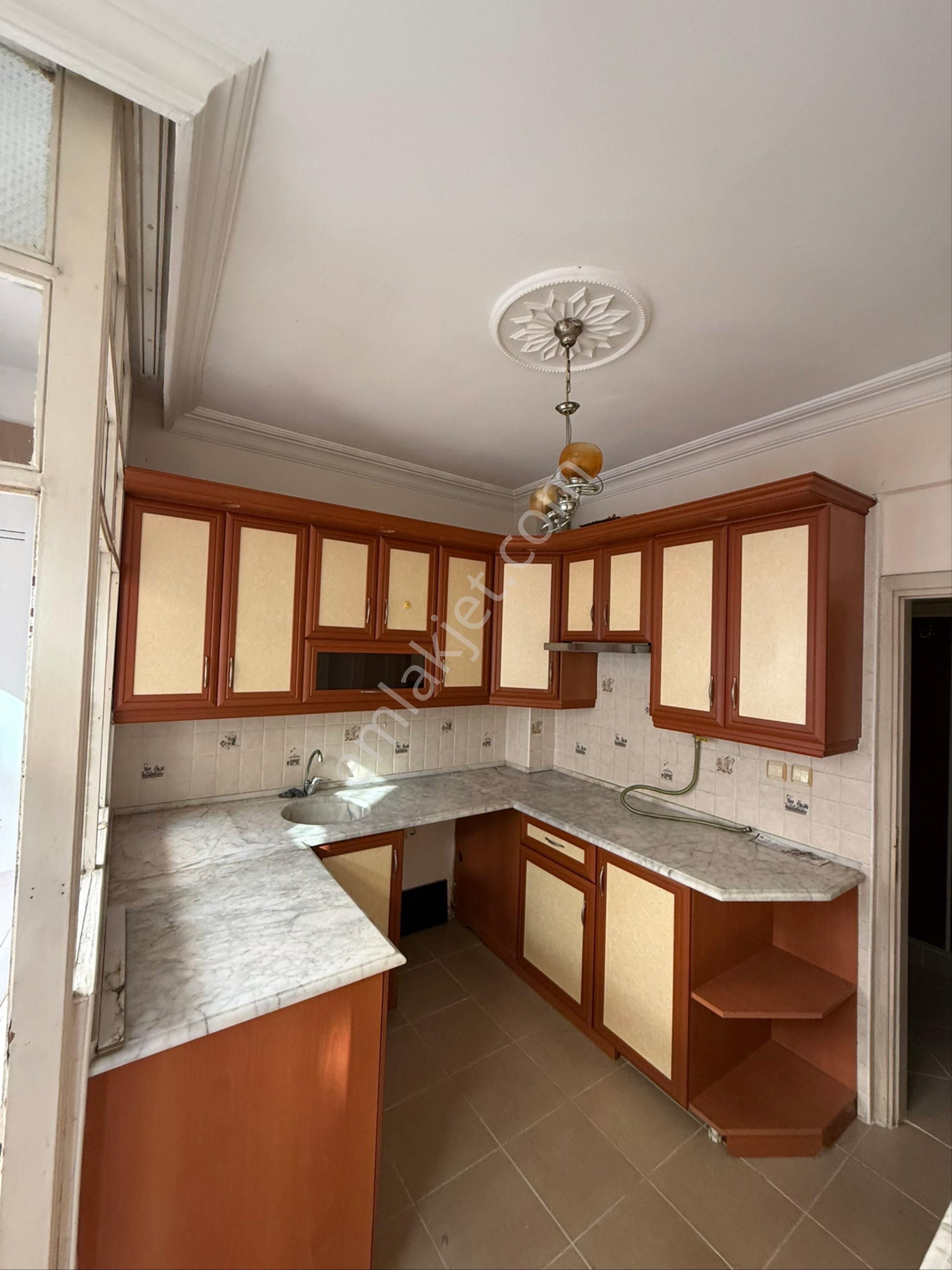 Gazi Caddesi Civarında İci Temiz Satılık Daire - Görsel 16