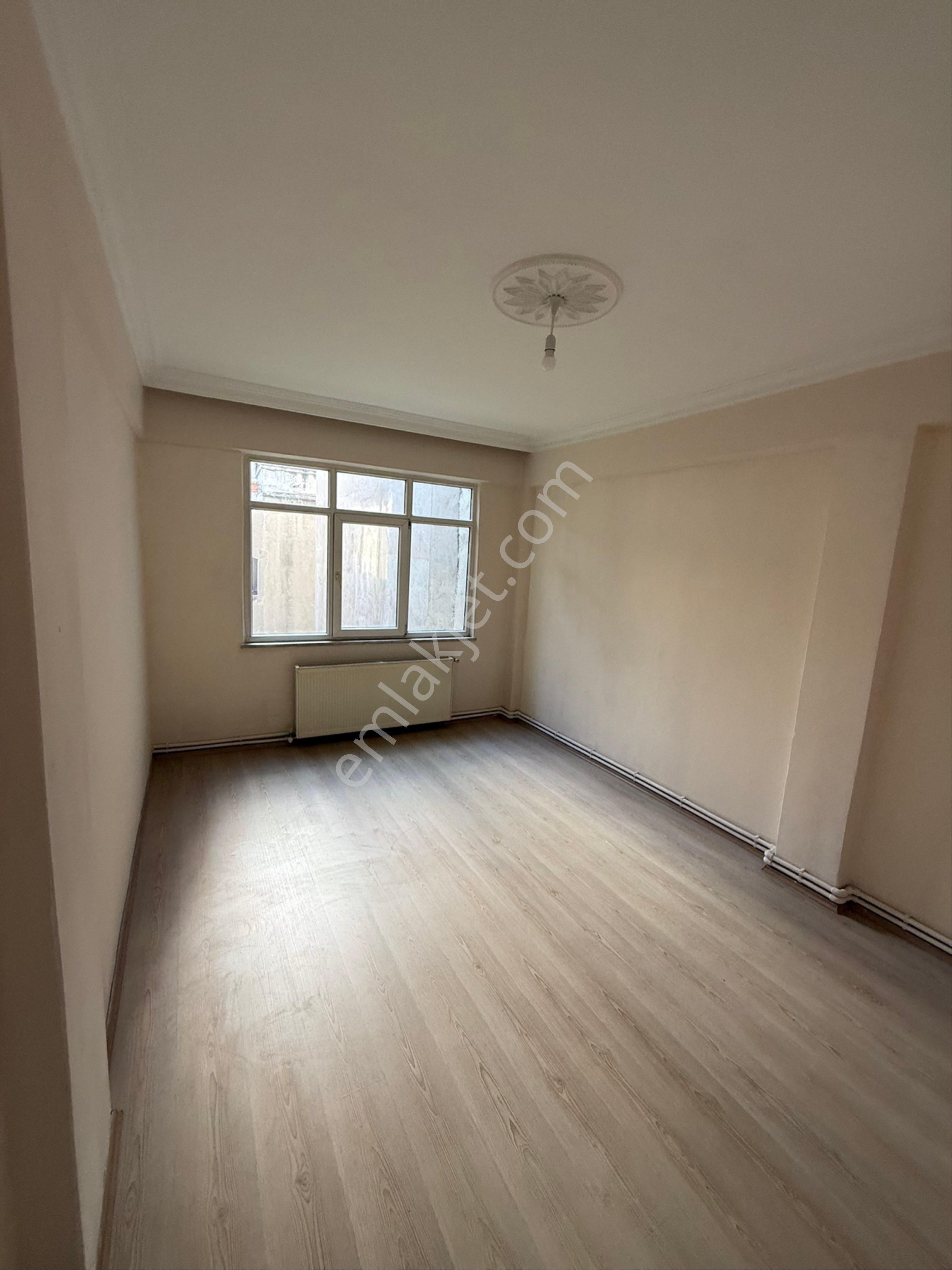 Gazi Caddesi Civarında İci Temiz Satılık Daire - Görsel 7