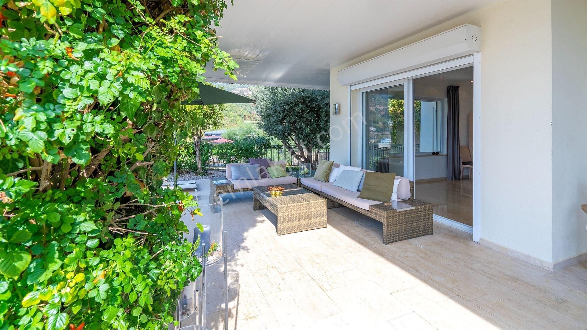 Bektaş’ta İkamete Uygun, Özel Havuzlu Lüks 5+1 Müstakil Villa - Görsel 28