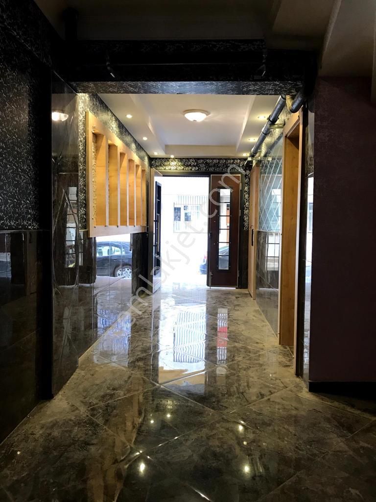 Buca Adatepe Mah. Yerden Isıtma Asansör Otopark Balkon Klimalı Full Eşyalı 1+1 - Görsel 22