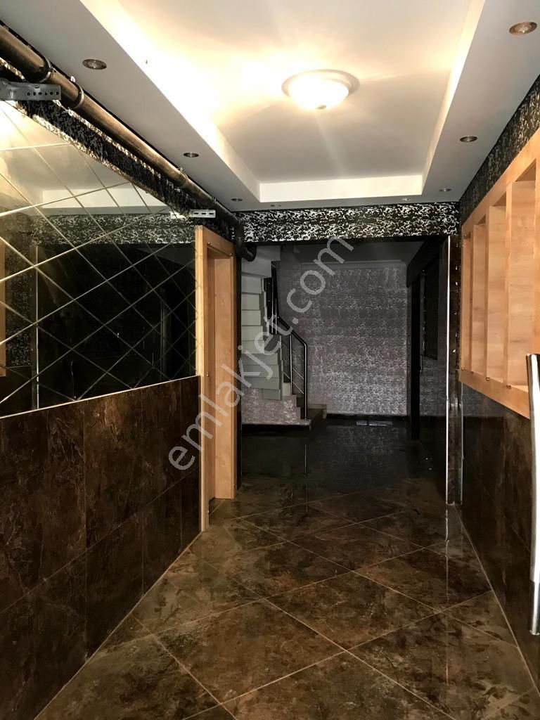 Buca Adatepe Mah. Yerden Isıtma Asansör Otopark Balkon Klimalı Full Eşyalı 1+1 - Görsel 24