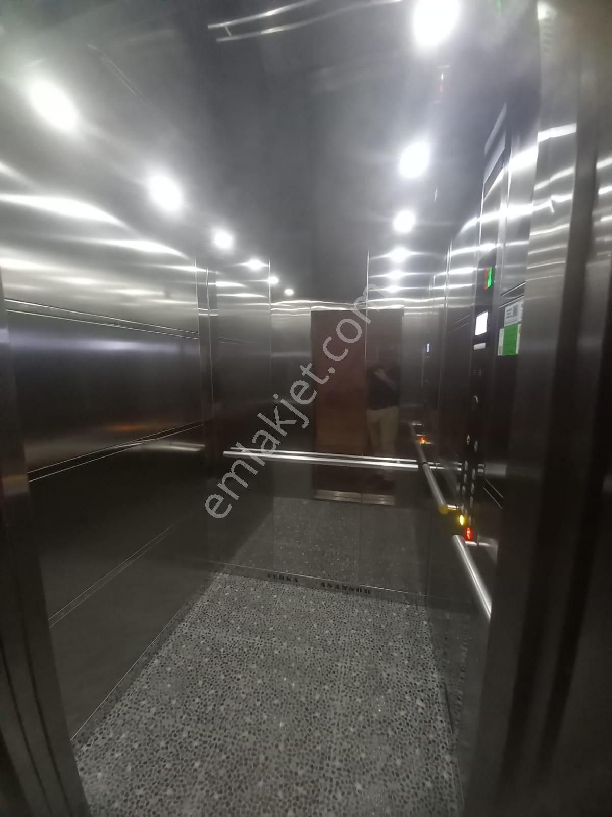 Buca Adatepe Mah. Yerden Isıtma Asansör Otopark Balkon Klimalı Full Eşyalı 1+1 - Görsel 26