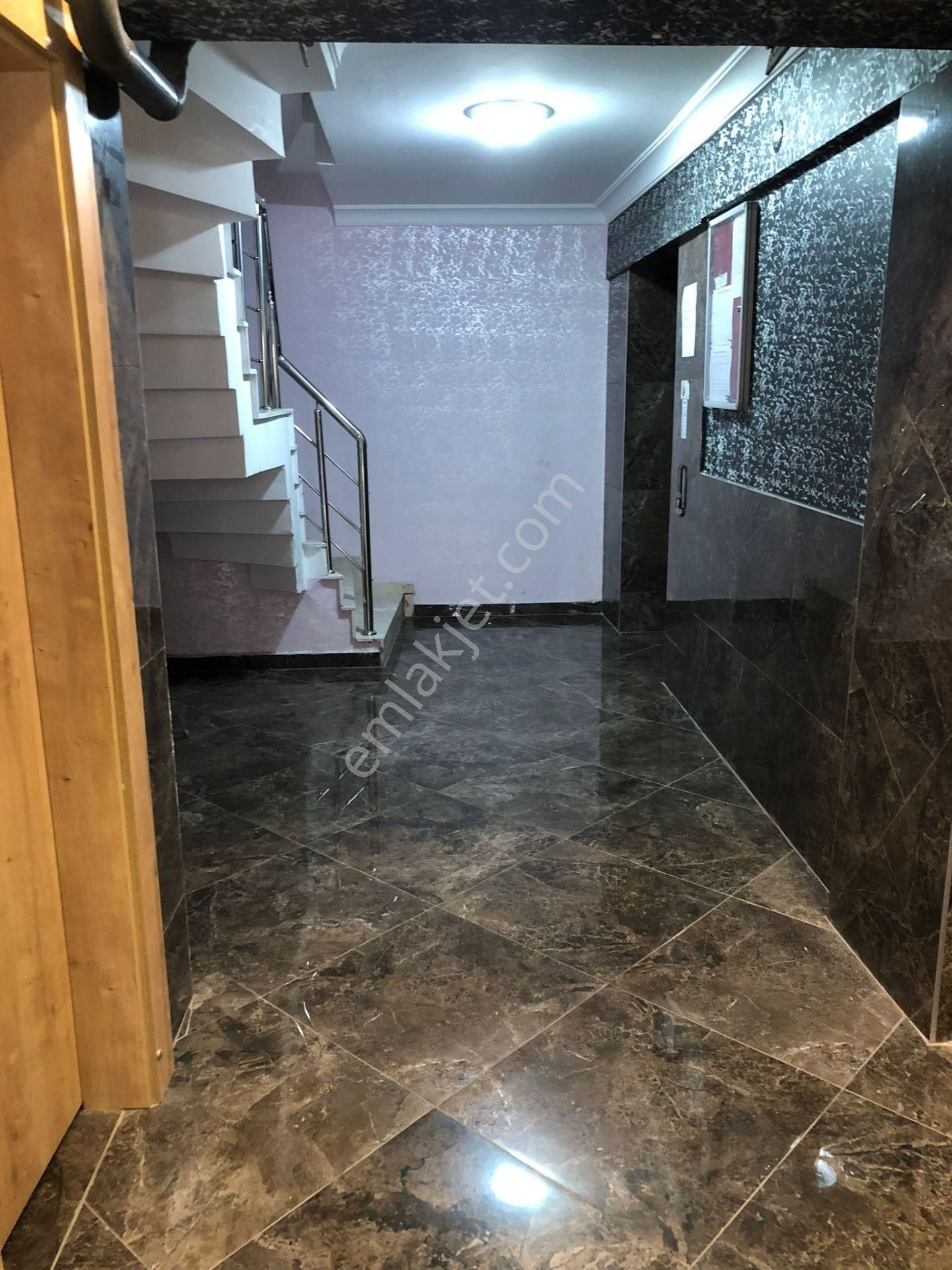 Buca Adatepe Mah. Yerden Isıtma Asansör Otopark Balkon Klimalı Full Eşyalı 1+1 - Görsel 19