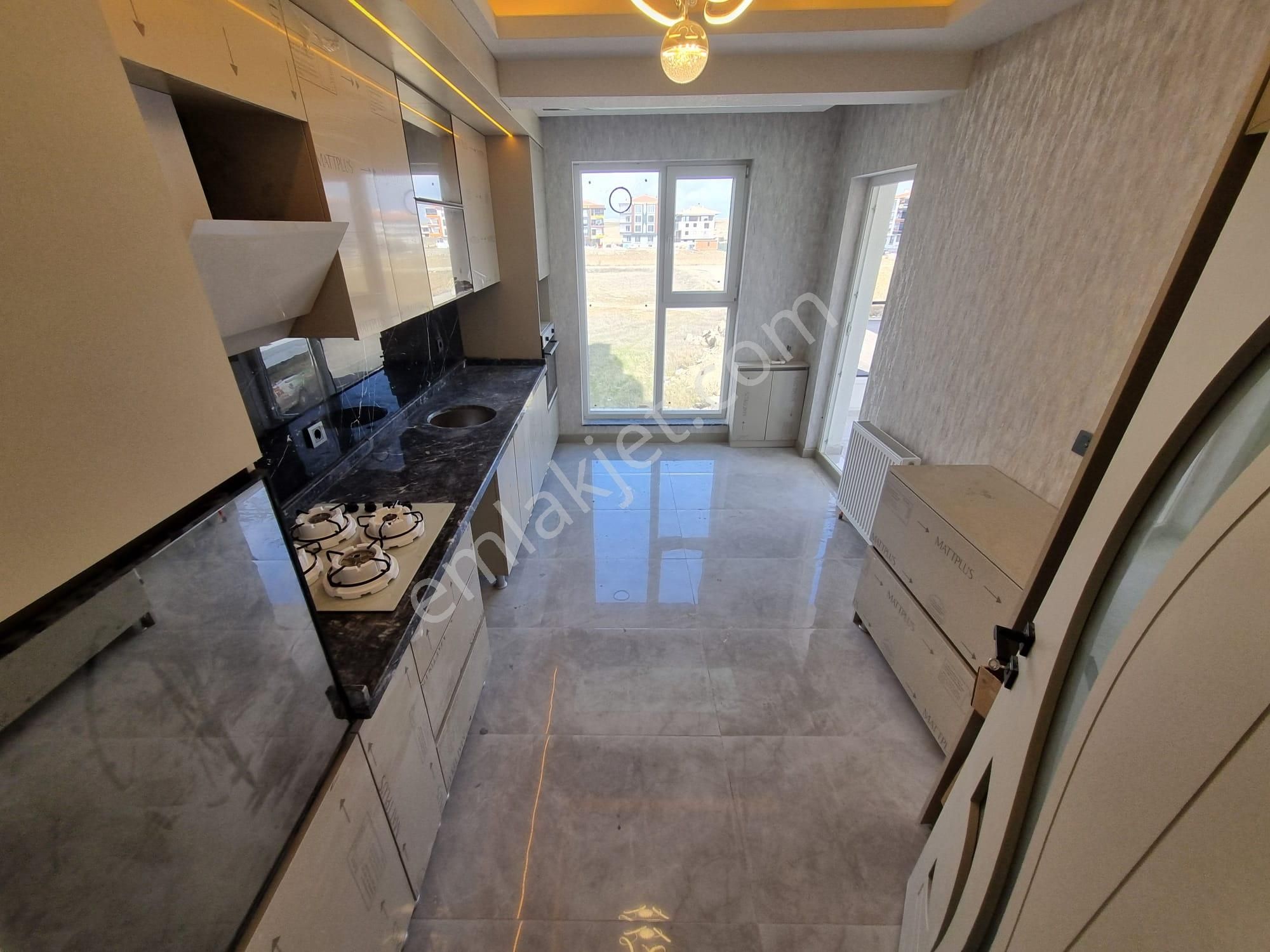 Hazardan Mendereste Yüksek Kredili Lüx Yapılı Ön Cephe Arakat - Görsel 3