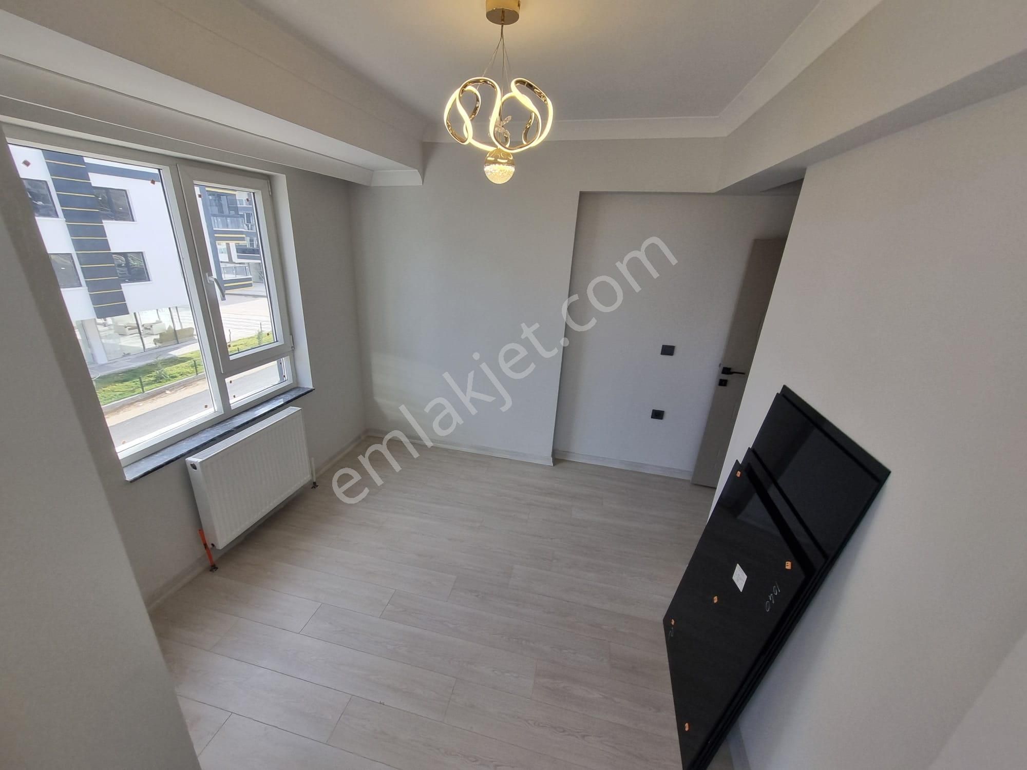 Hazardan Mendereste Yüksek Kredili Lüx Yapılı Ön Cephe Arakat - Görsel 13