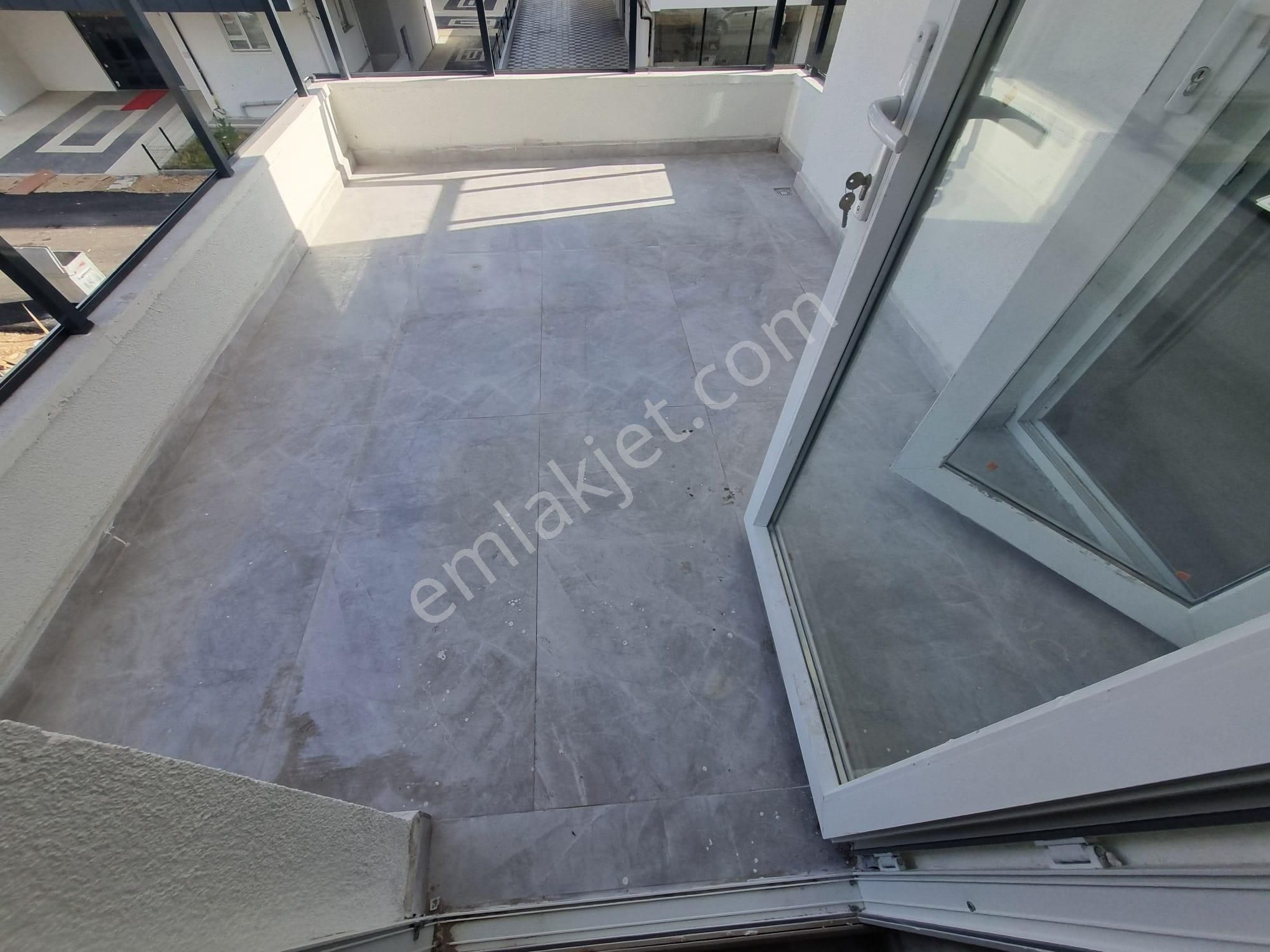 Hazardan Mendereste Yüksek Kredili Lüx Yapılı Ön Cephe Arakat - Görsel 23