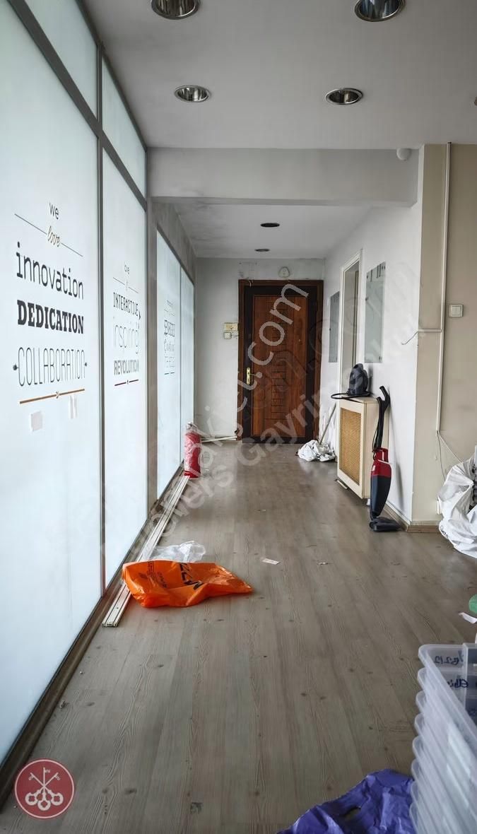 Balmumcu Barbaros Bulvarın Da 135 M2 Manzaralı Otoparklı Ofis - Görsel 20