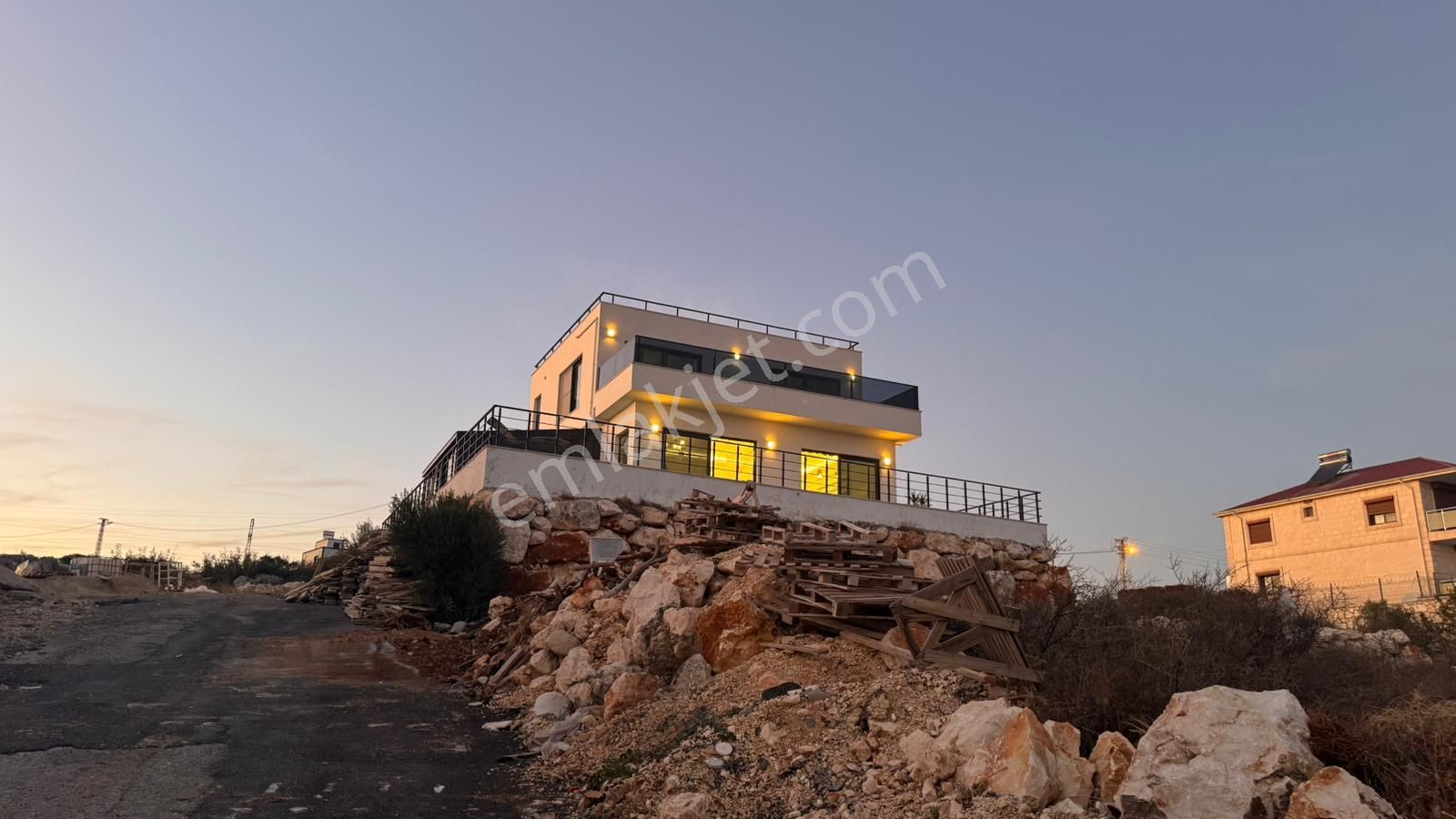 Mersin Erdemli Tırtar'da Full Deniz Manzaralı Satılık 3+1 Dubleks Villa - Görsel 3