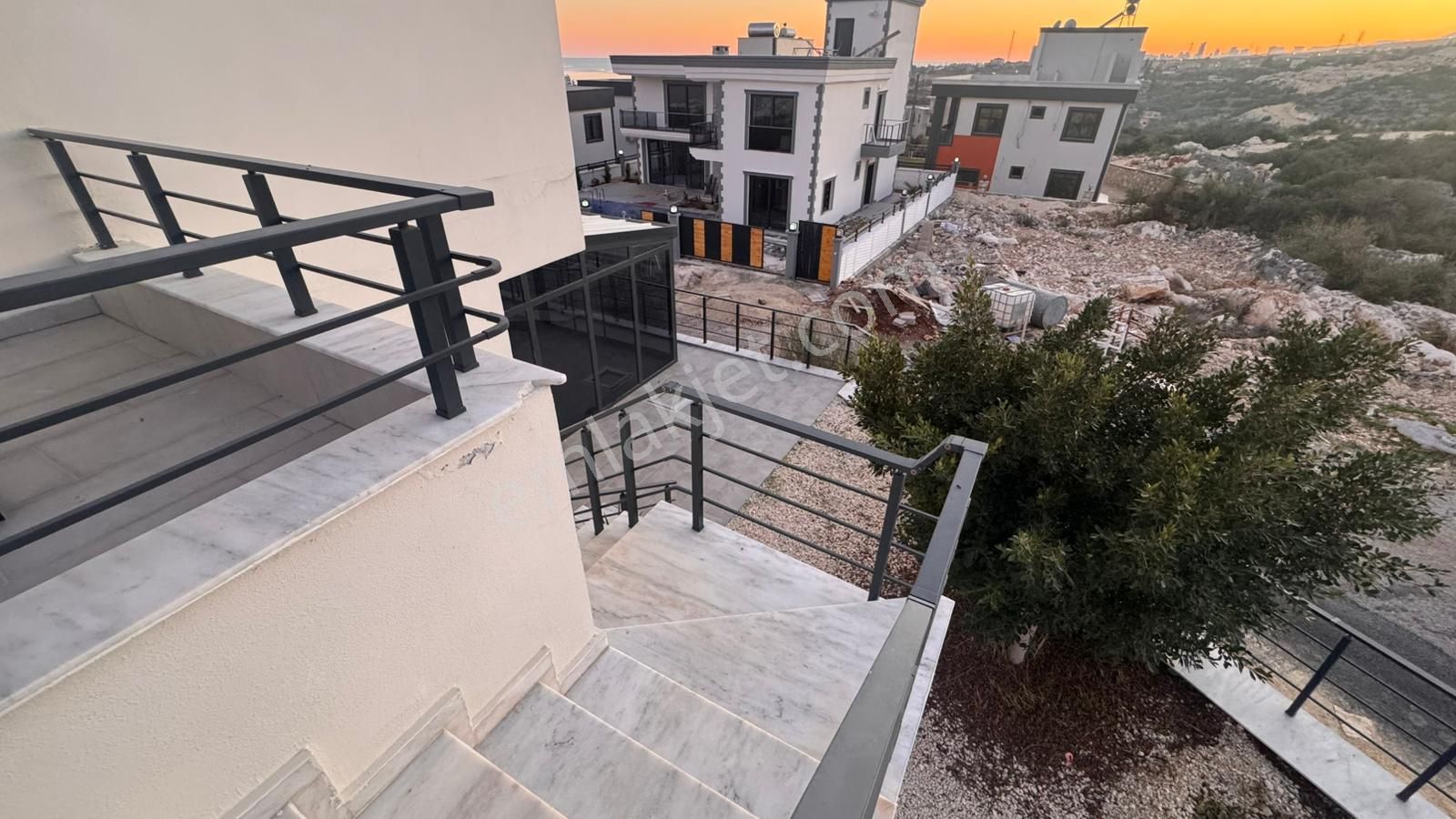 Mersin Erdemli Tırtar'da Full Deniz Manzaralı Satılık 3+1 Dubleks Villa - Görsel 26