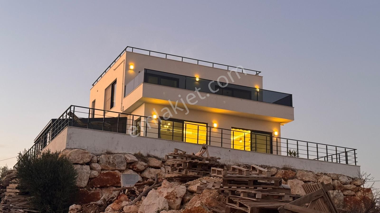 Mersin Erdemli Tırtar'da Full Deniz Manzaralı Satılık 3+1 Dubleks Villa - Görsel 2