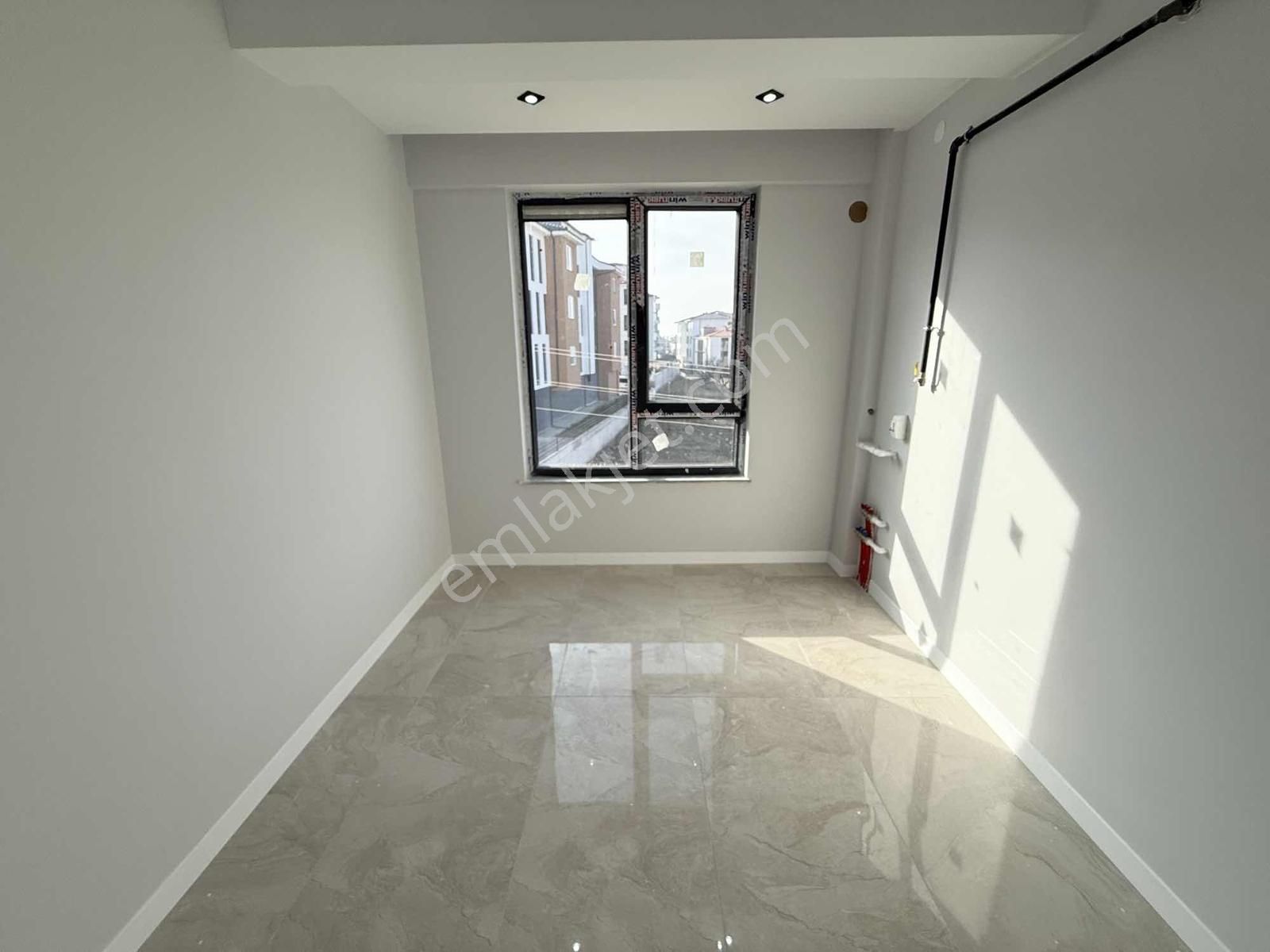 Özbey Emlaktan Şirintepe Mh Köşe Bina Ara Kat Sıfır 2+0 - Görsel 15