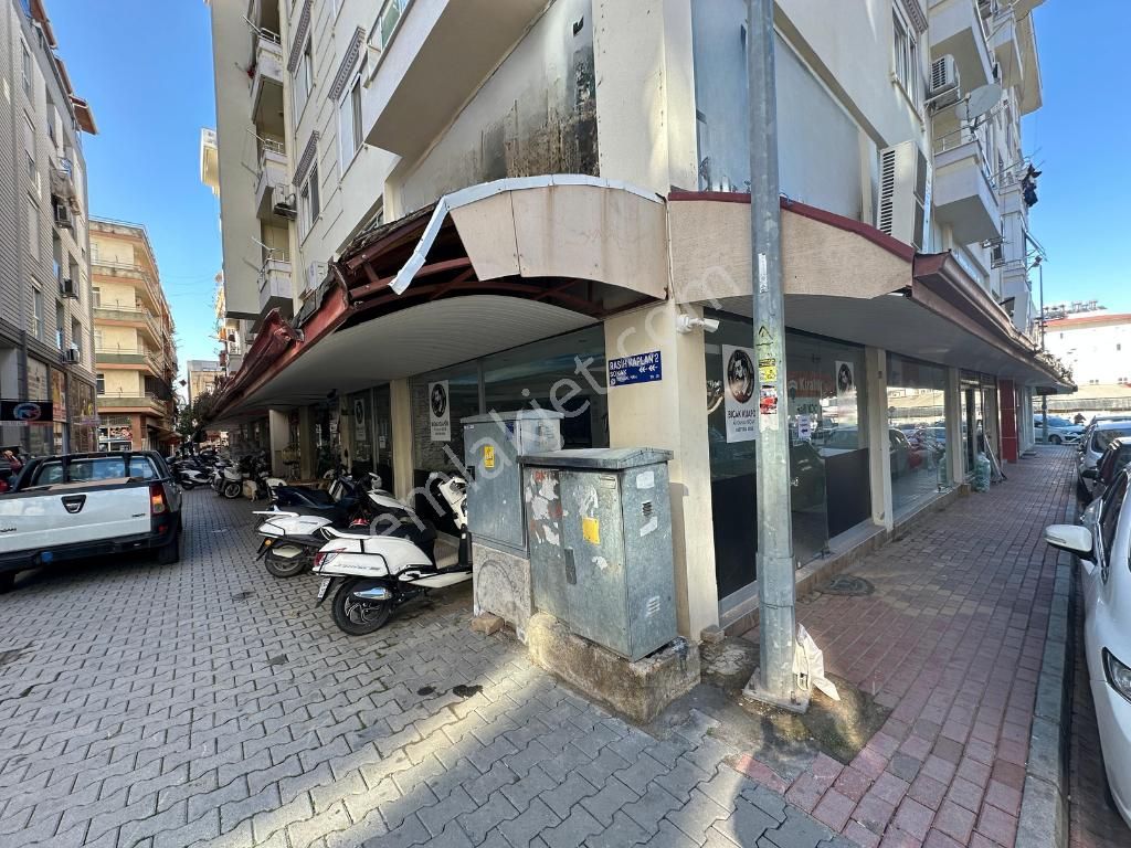 Şehir Merkezinde 3 Katlı Köşe Dükkan - Görsel 2