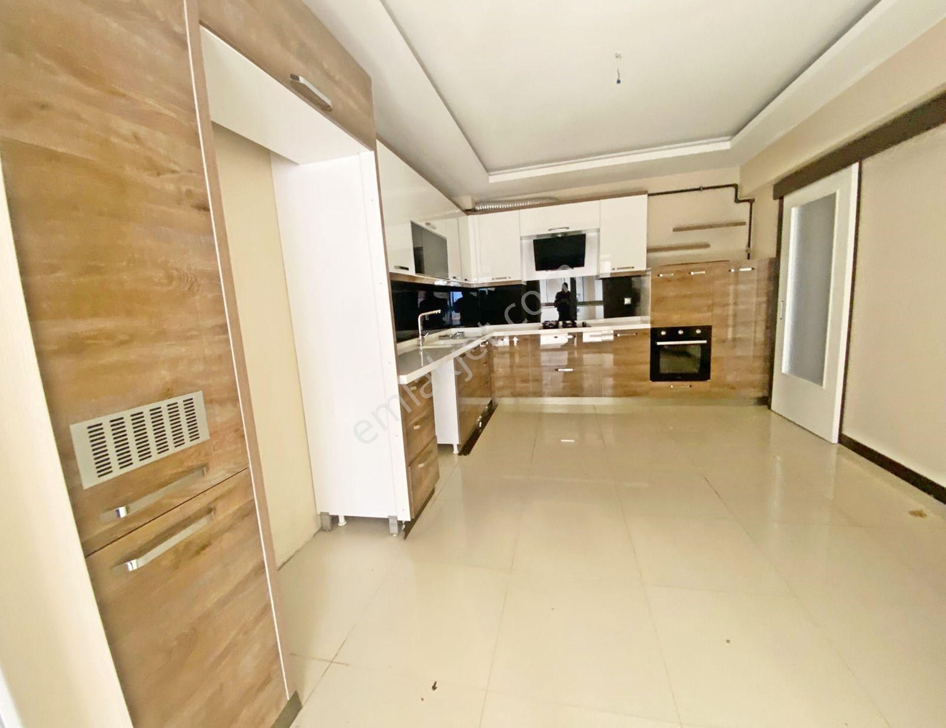 Gold Emlaktan Etlik Şehir Hastanesine 2 Km Mesafe Full Yapılı Güney Cephe Sitede Kiralık 4+1 Daire - Görsel 6