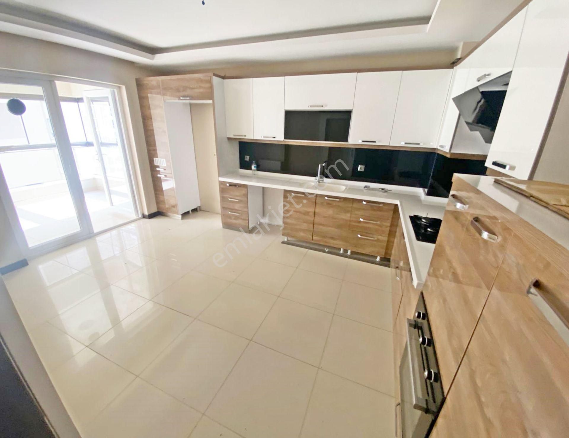 Gold Emlaktan Etlik Şehir Hastanesine 2 Km Mesafe Full Yapılı Güney Cephe Sitede Kiralık 4+1 Daire - Görsel 3