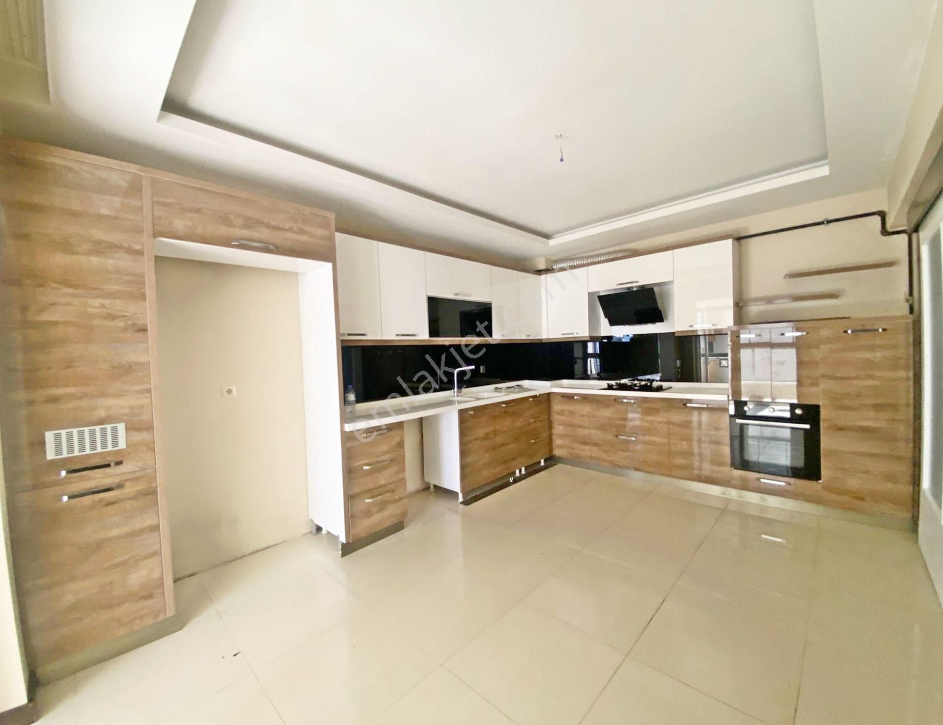 Gold Emlaktan Etlik Şehir Hastanesine 2 Km Mesafe Full Yapılı Güney Cephe Sitede Kiralık 4+1 Daire - Görsel 4