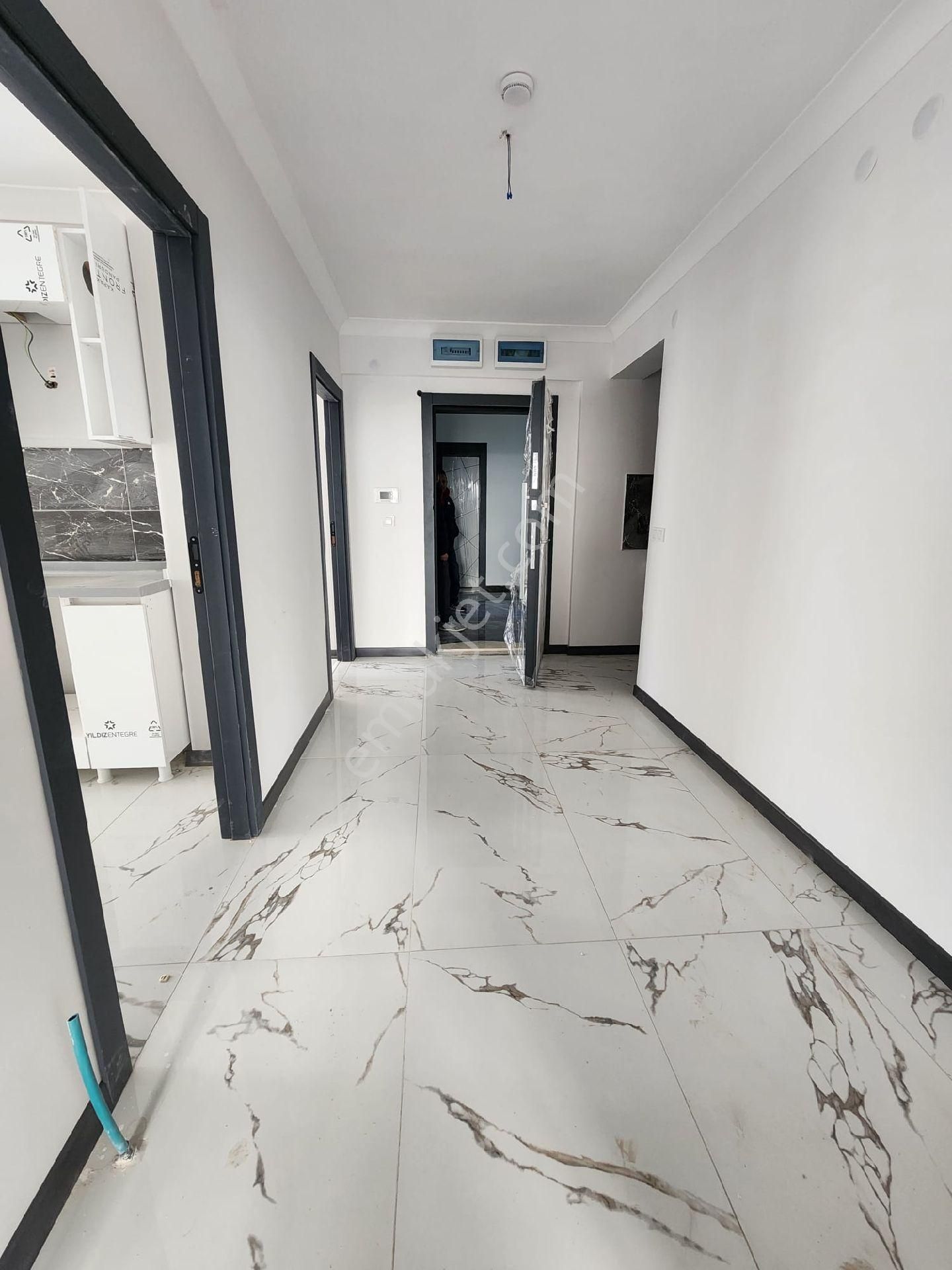 Gül Emlaktan Karapürçekte 2.katta - Görsel 20