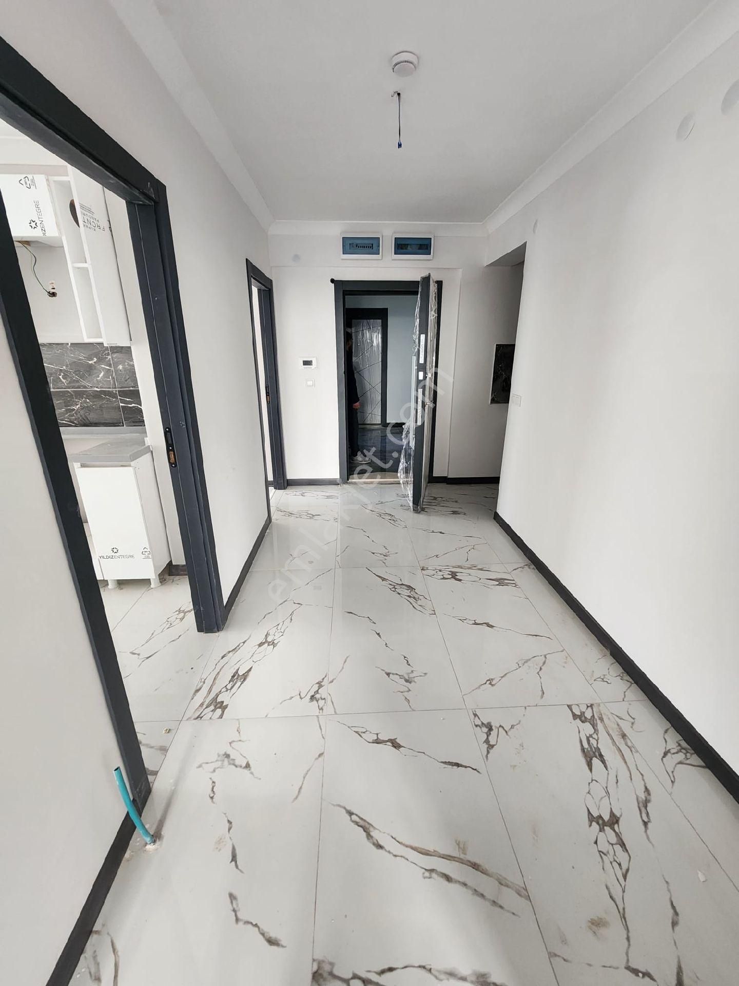 Gül Emlaktan Karapürçekte 2.katta - Görsel 15