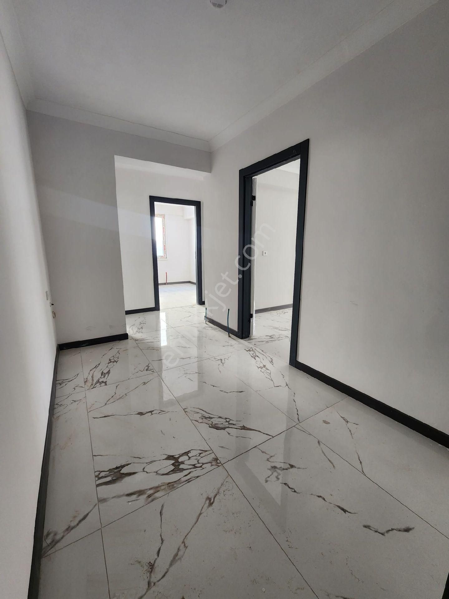 Gül Emlaktan Karapürçekte 2.katta - Görsel 17