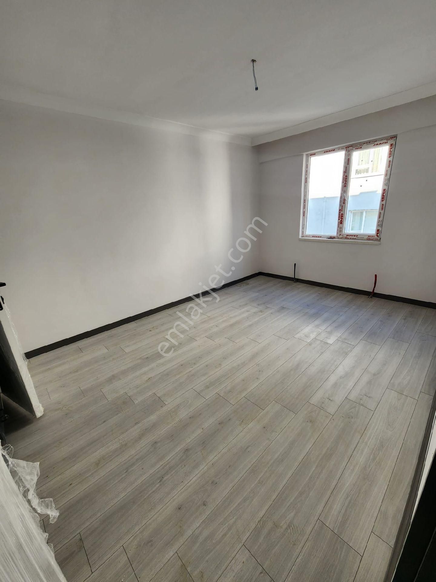 Gül Emlaktan Karapürçekte 2.katta - Görsel 18