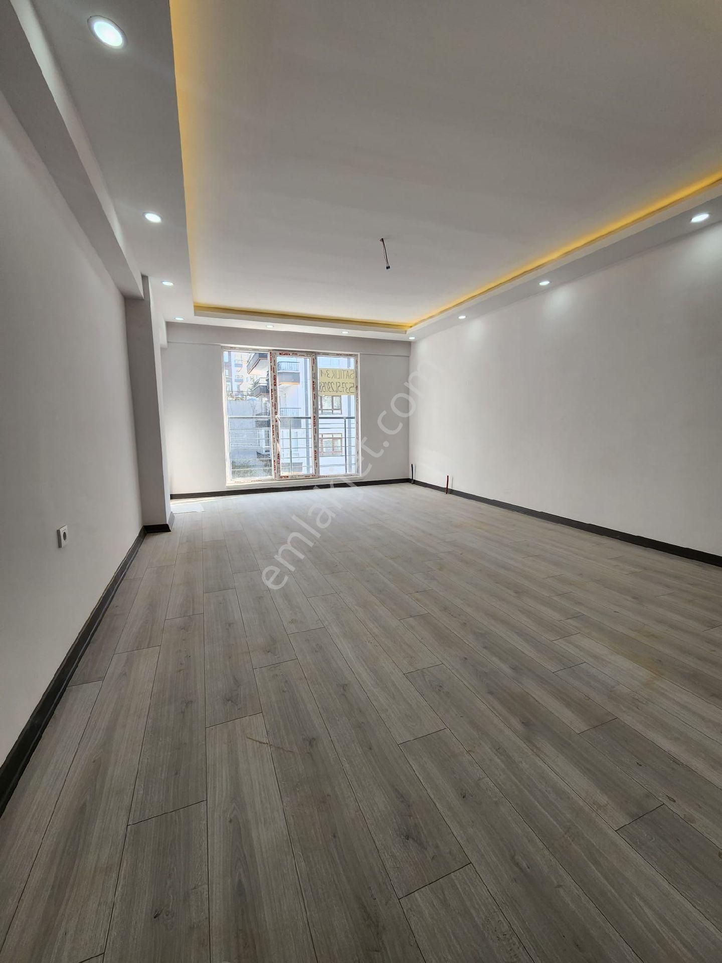 Gül Emlaktan Karapürçekte 2.katta - Görsel 27