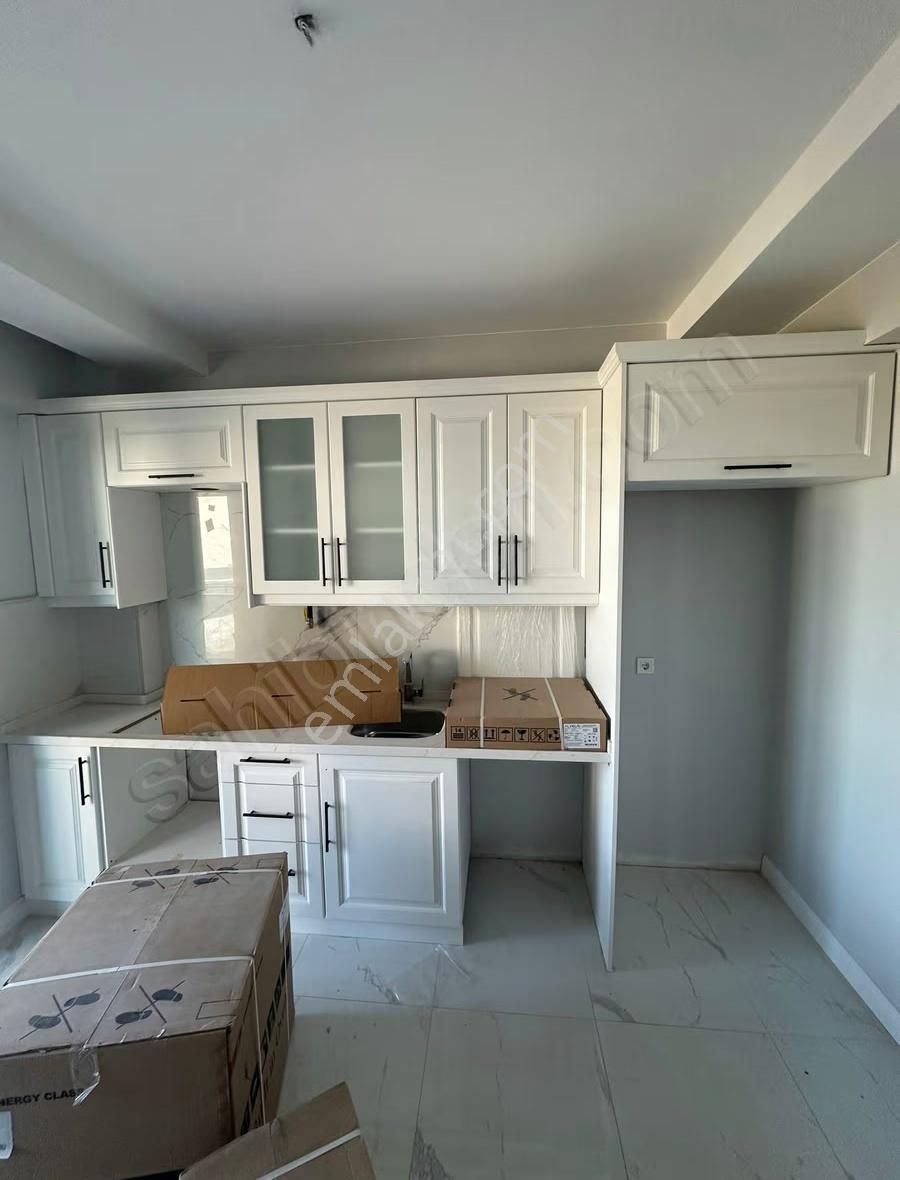 Tepede Lüks Site'de Güvenlkli,hamamlı,havuzlu 2+1daire