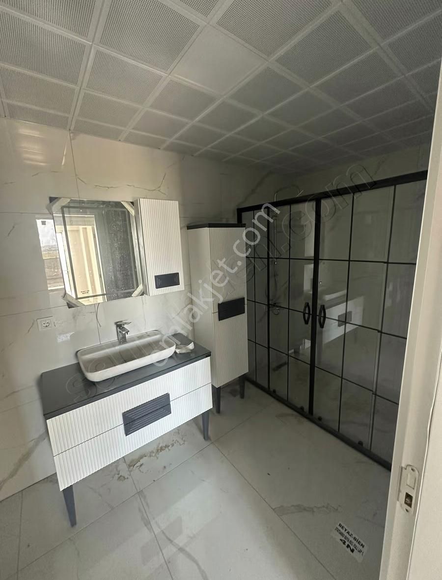 Tepede Lüks Site'de Güvenlkli,hamamlı,havuzlu 4+1daire Net 170m2 - Görsel 9