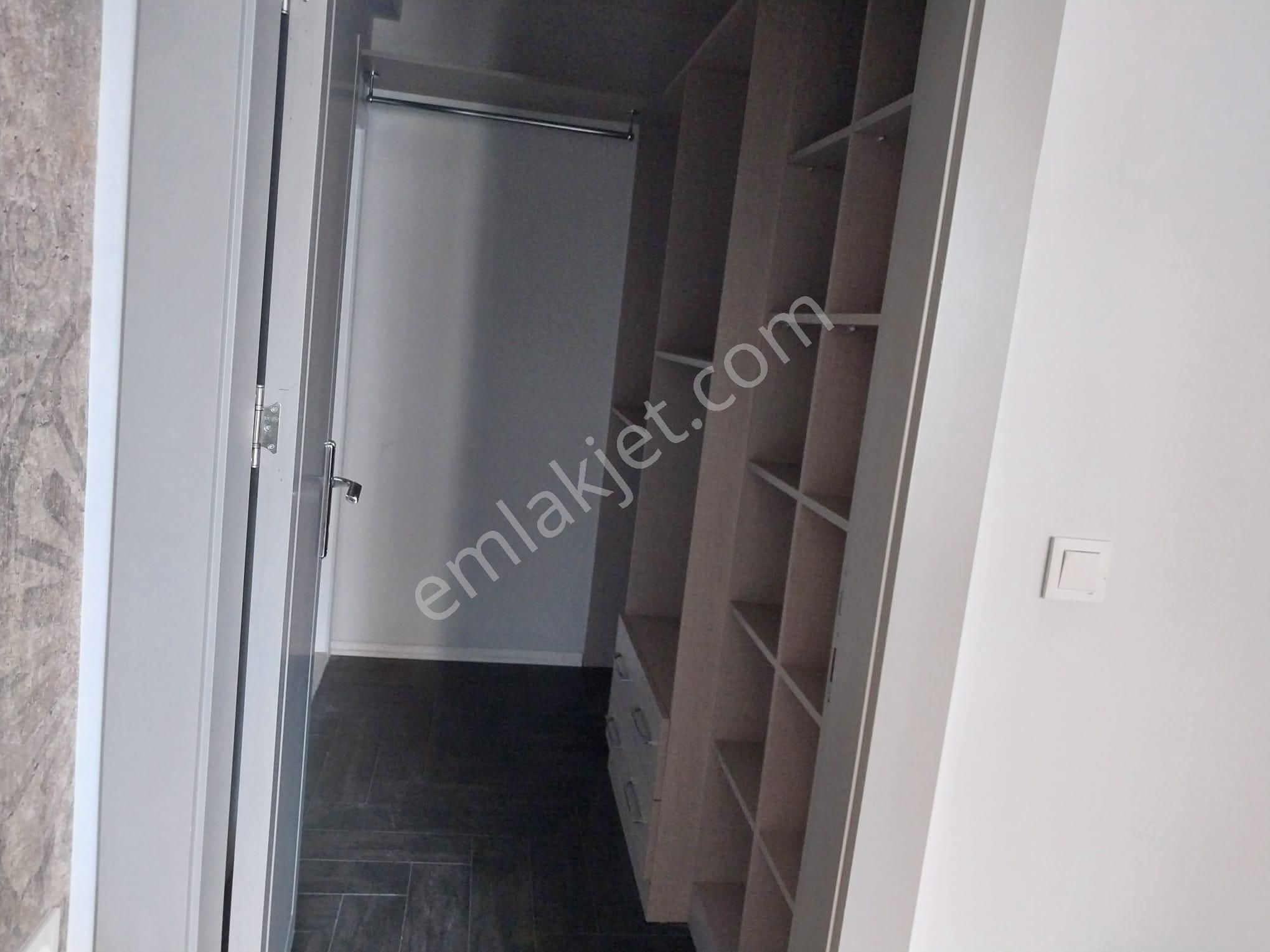 Mezitli Akdeniz Mahallesi'nde Lüks Geniş Daire - Görsel 14