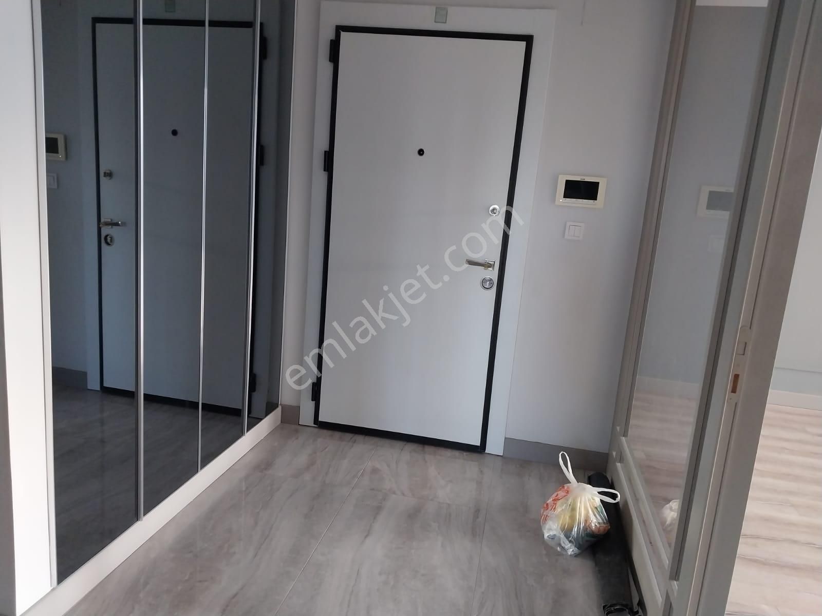 Mezitli Akdeniz Mahallesi'nde Lüks Geniş Daire - Görsel 8