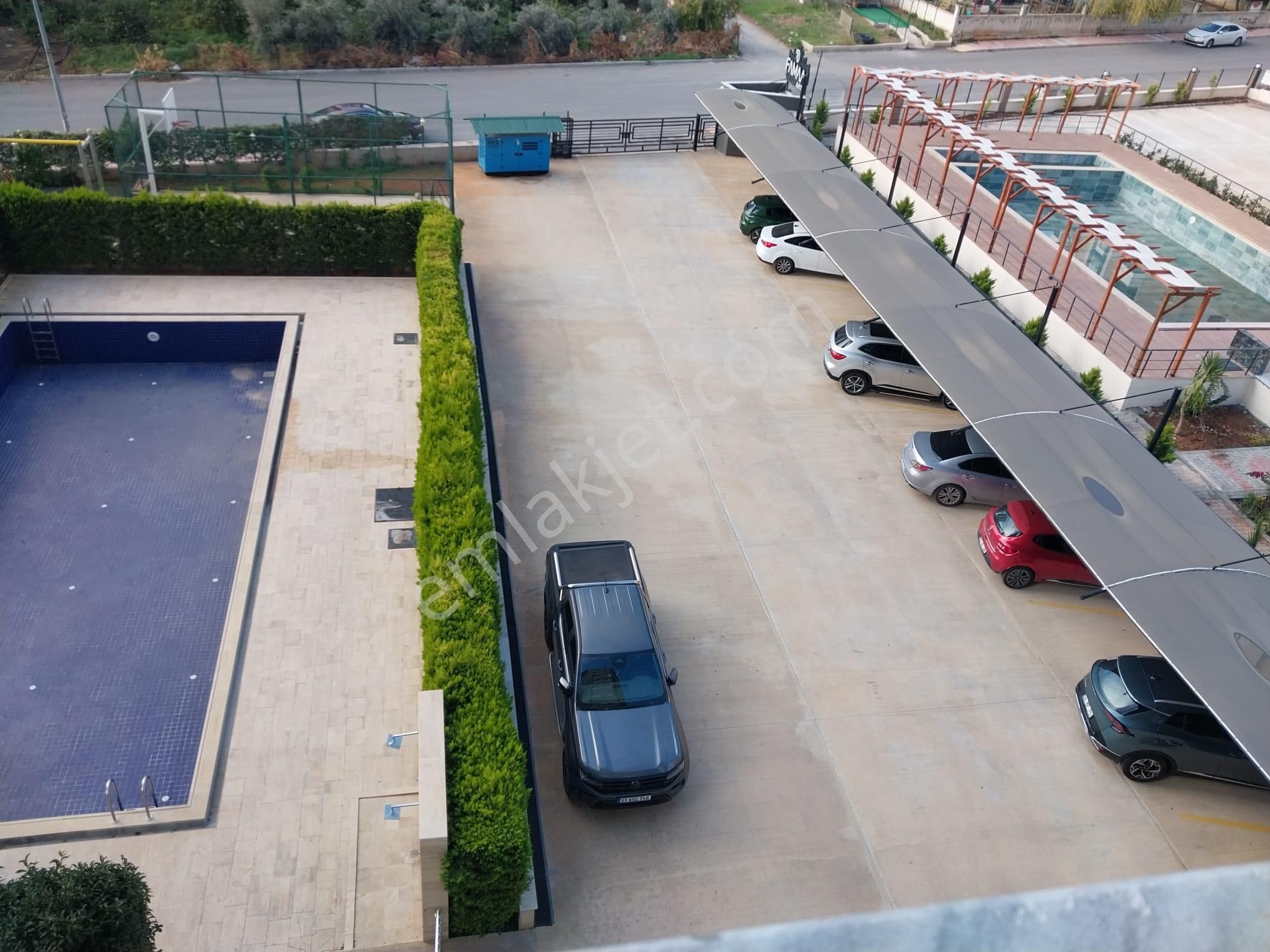 Mezitli Akdeniz Mahallesi'nde Lüks Geniş Daire - Görsel 12