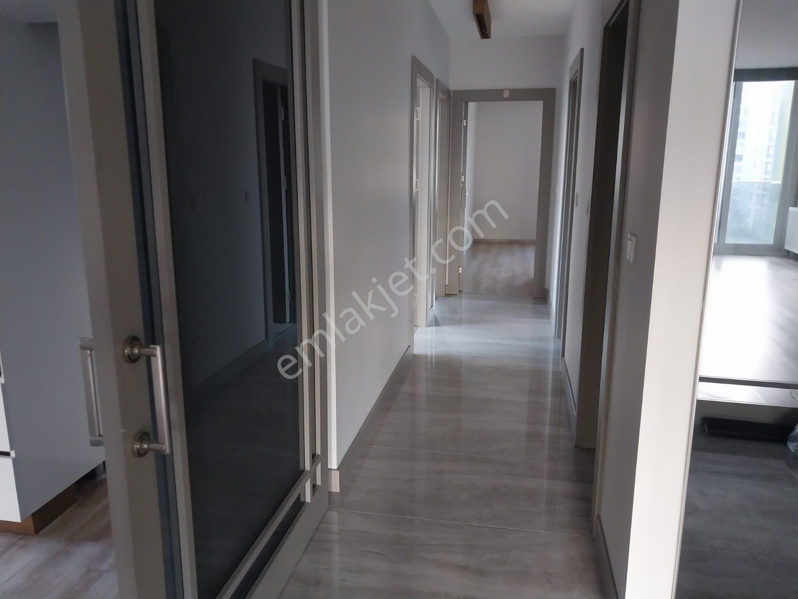 Mezitli Akdeniz Mahallesi'nde Lüks Geniş Daire - Görsel 6