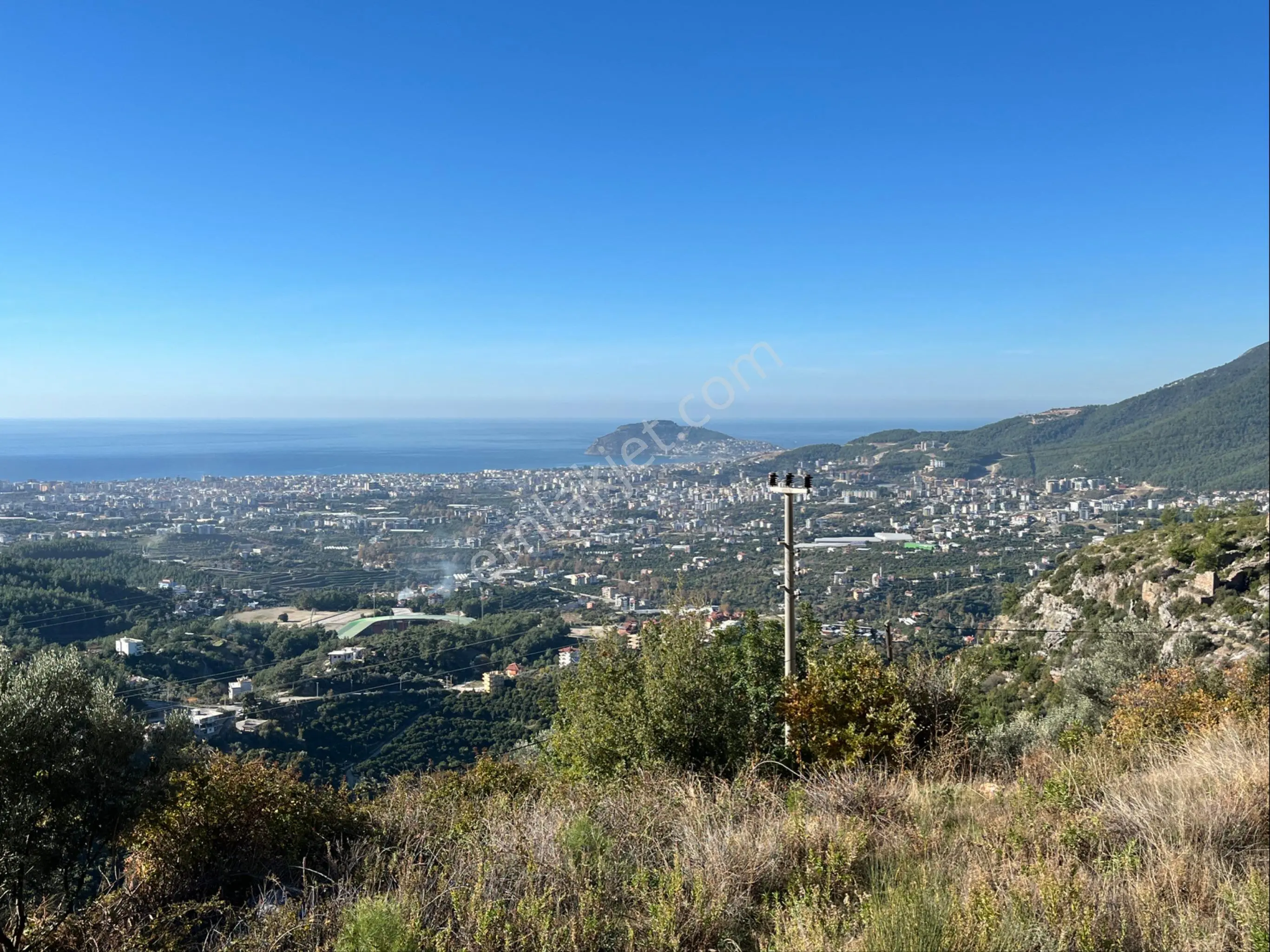 Alanya Kızılcaşehir’de Deniz-kale-doğa Manzaralı, %90 Hafriyat Hazır 1006 M² İmarlı Arsa