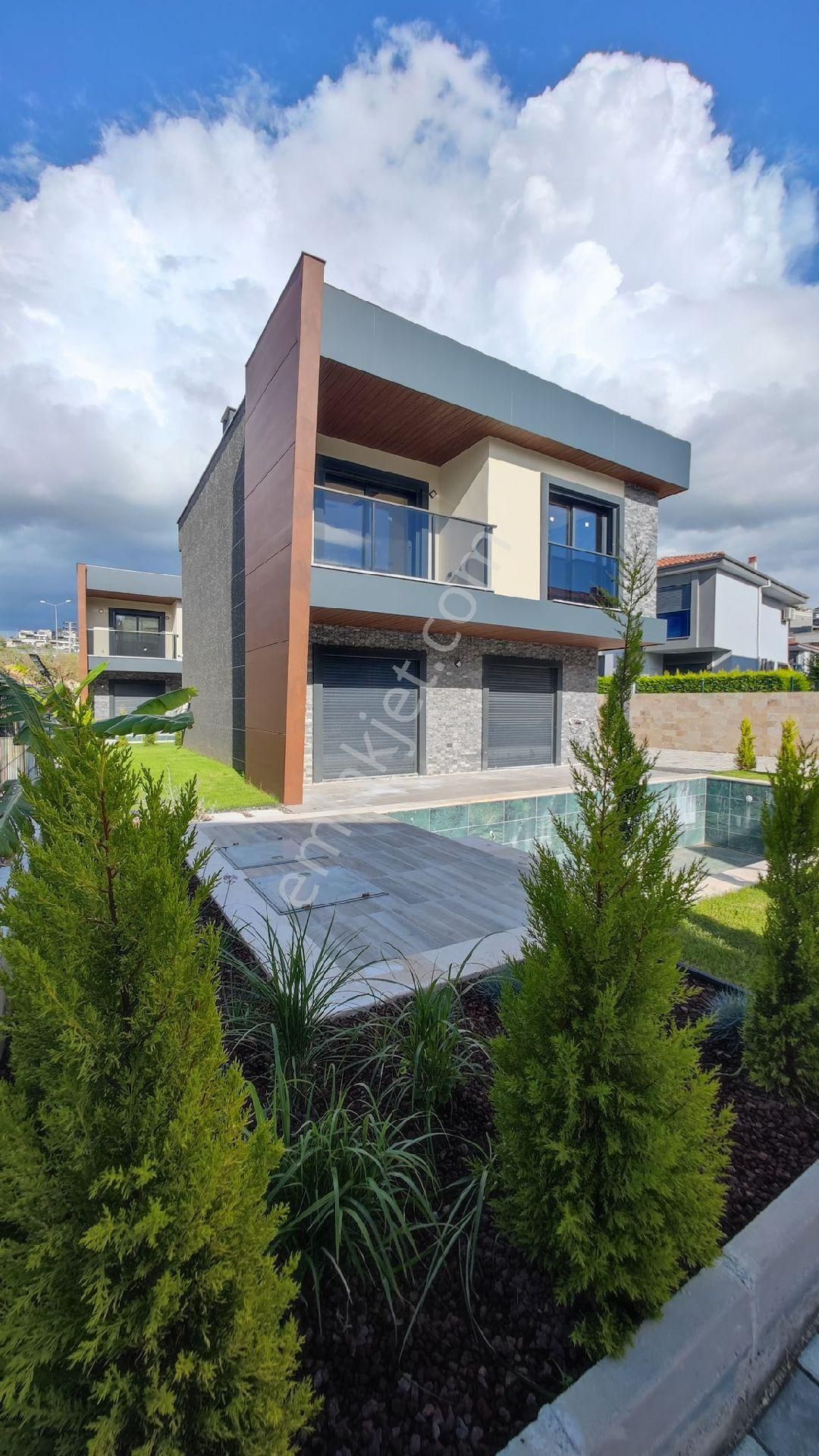 Kuşadası Soğucak Mevkii 4+1 Özel Havuzlu Satılıkl Üks İlla - Görsel 18