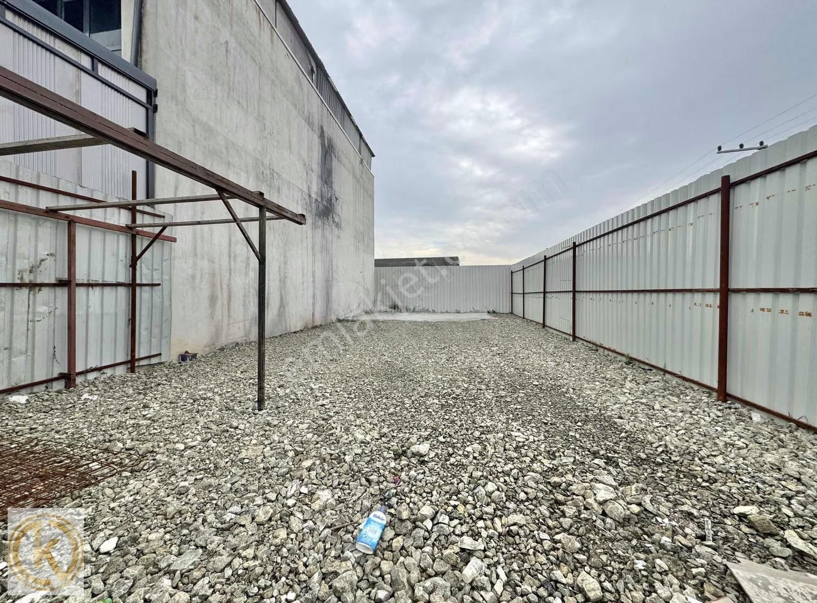 Kaymak Emlak Arifiye Dörtyol Sanayi Sitesinde 180 M2 Kiralk Arsa