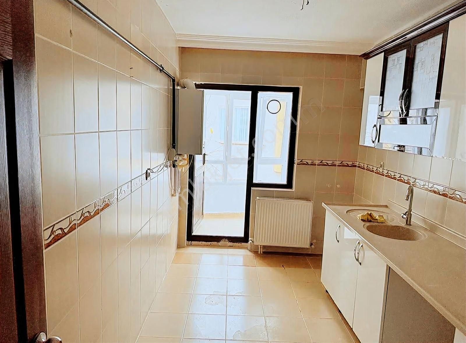 Bahçelievler'de Giriş Kat Kiralık 3+1 Daire - Görsel 18