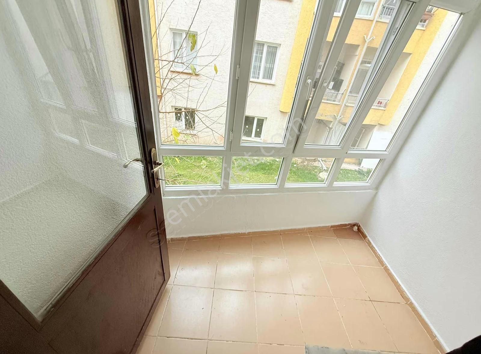 Bahçelievler'de Giriş Kat Kiralık 3+1 Daire - Görsel 13