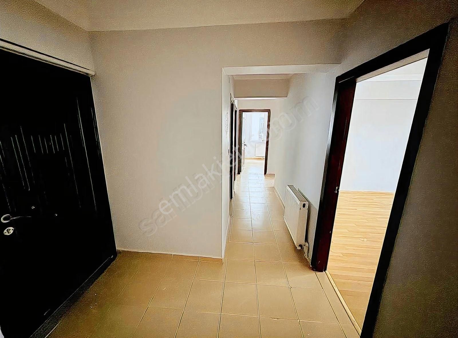 Bahçelievler'de Giriş Kat Kiralık 3+1 Daire - Görsel 3