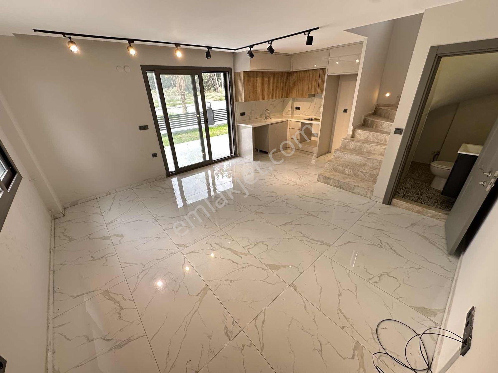 Seferihisar Doğanbey De 3+1 Satılık Denize 50 Metre Yazlık Villa - Görsel 29