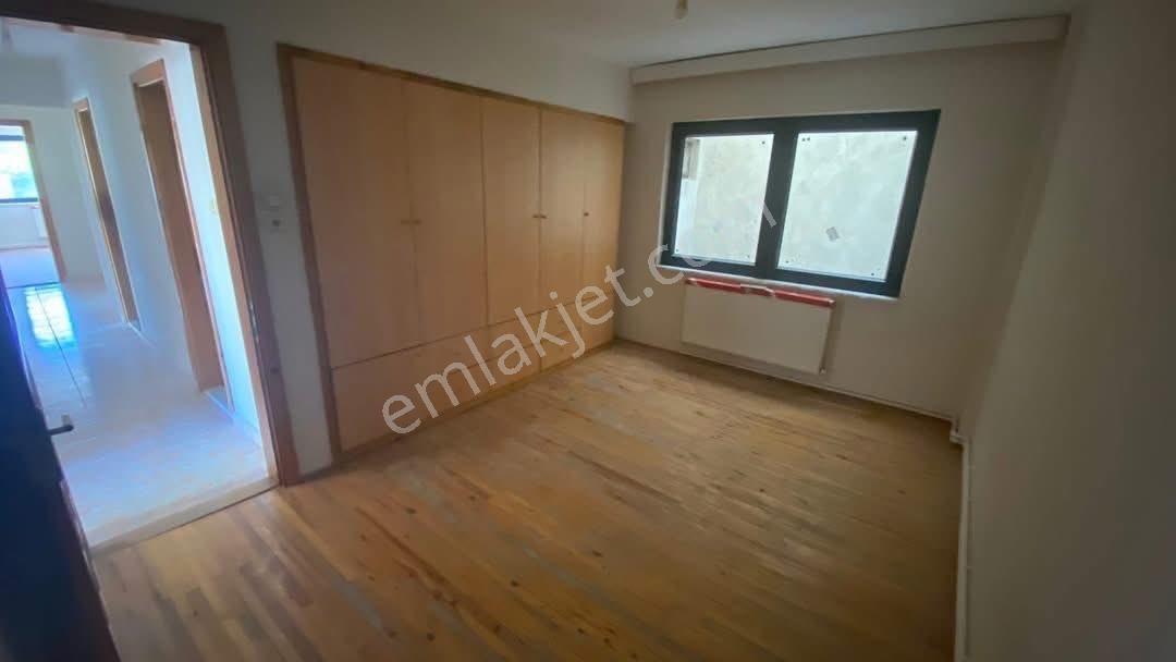 Cumhuriyetde Kiralık 3+1 - Görsel 3