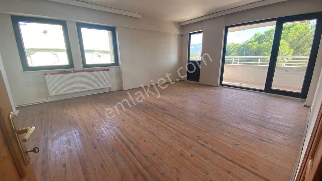 Cumhuriyetde Kiralık 3+1