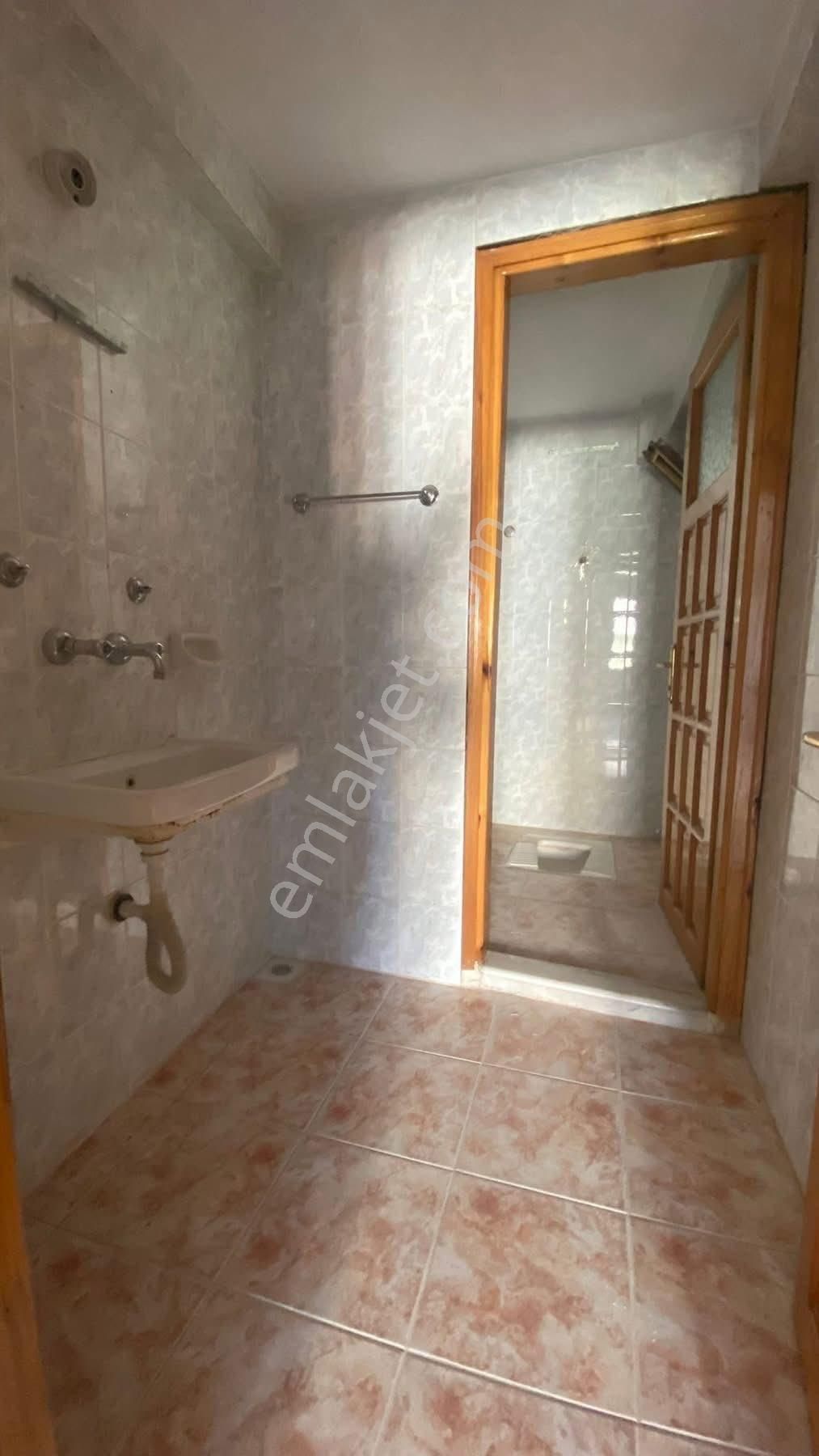 Cumhuriyetde Kiralık 3+1 - Görsel 12