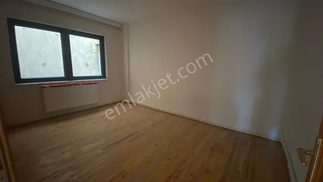 Cumhuriyetde Kiralık 3+1 - Görsel 9