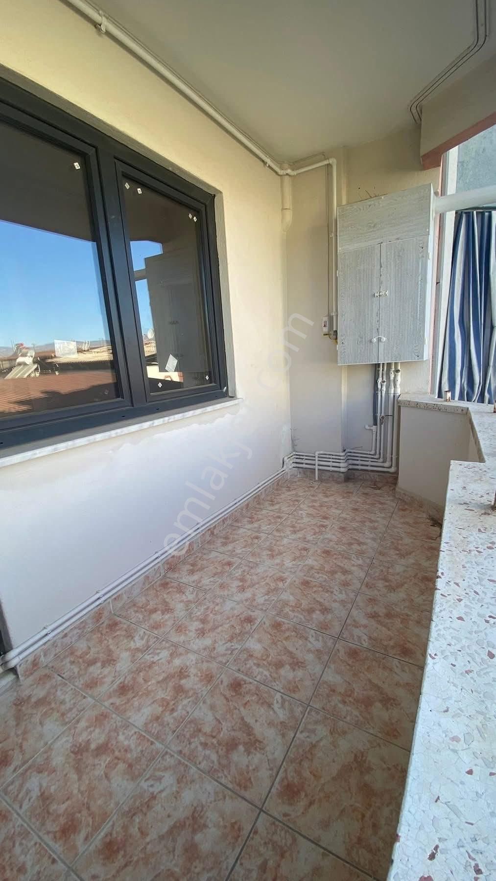 Cumhuriyetde Kiralık 3+1 - Görsel 11