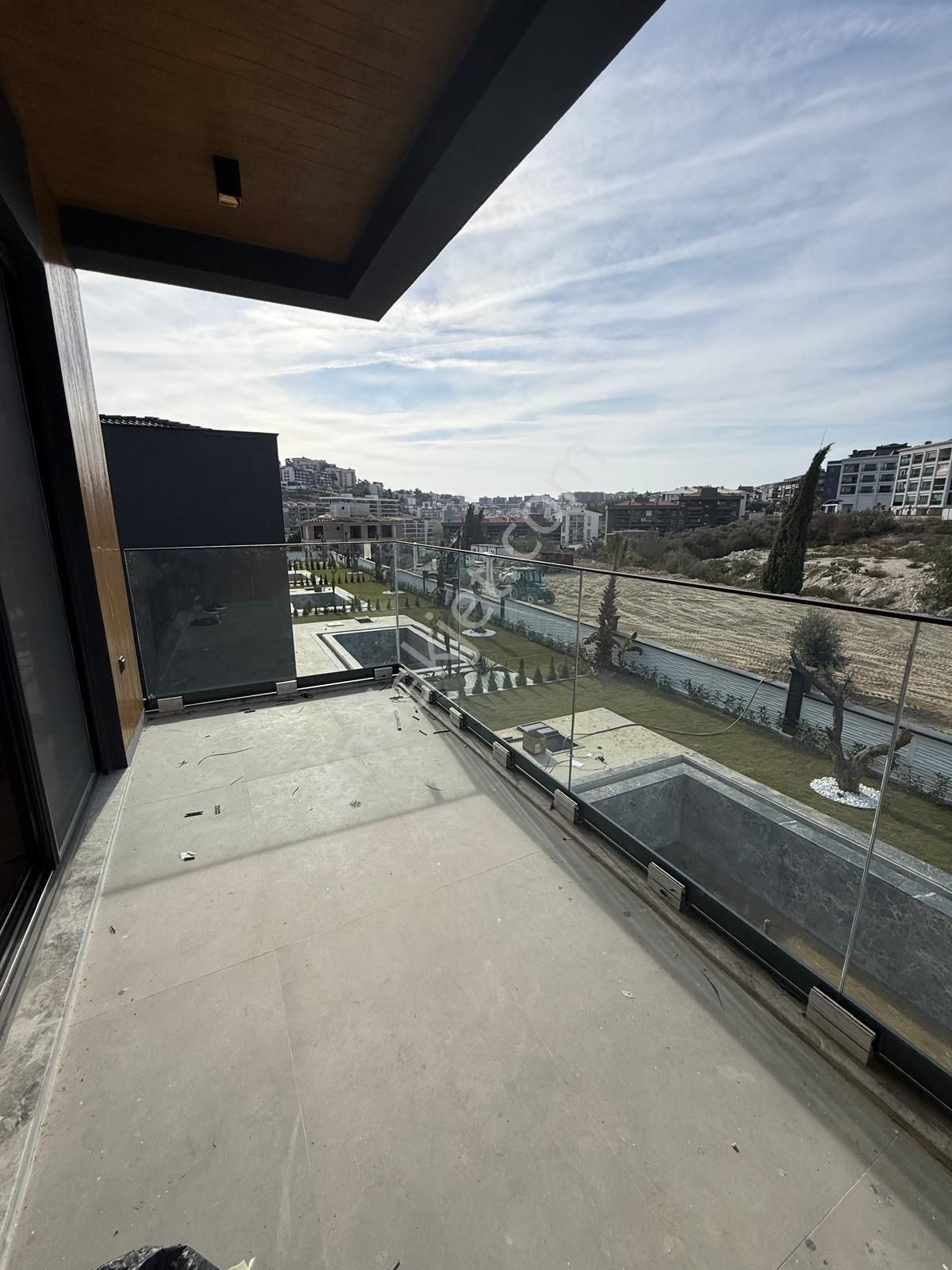 Kuşadası Merkezde 5+2 Özel Havuzlu Müstakil Bahçeli Müstakil Villa - Görsel 17