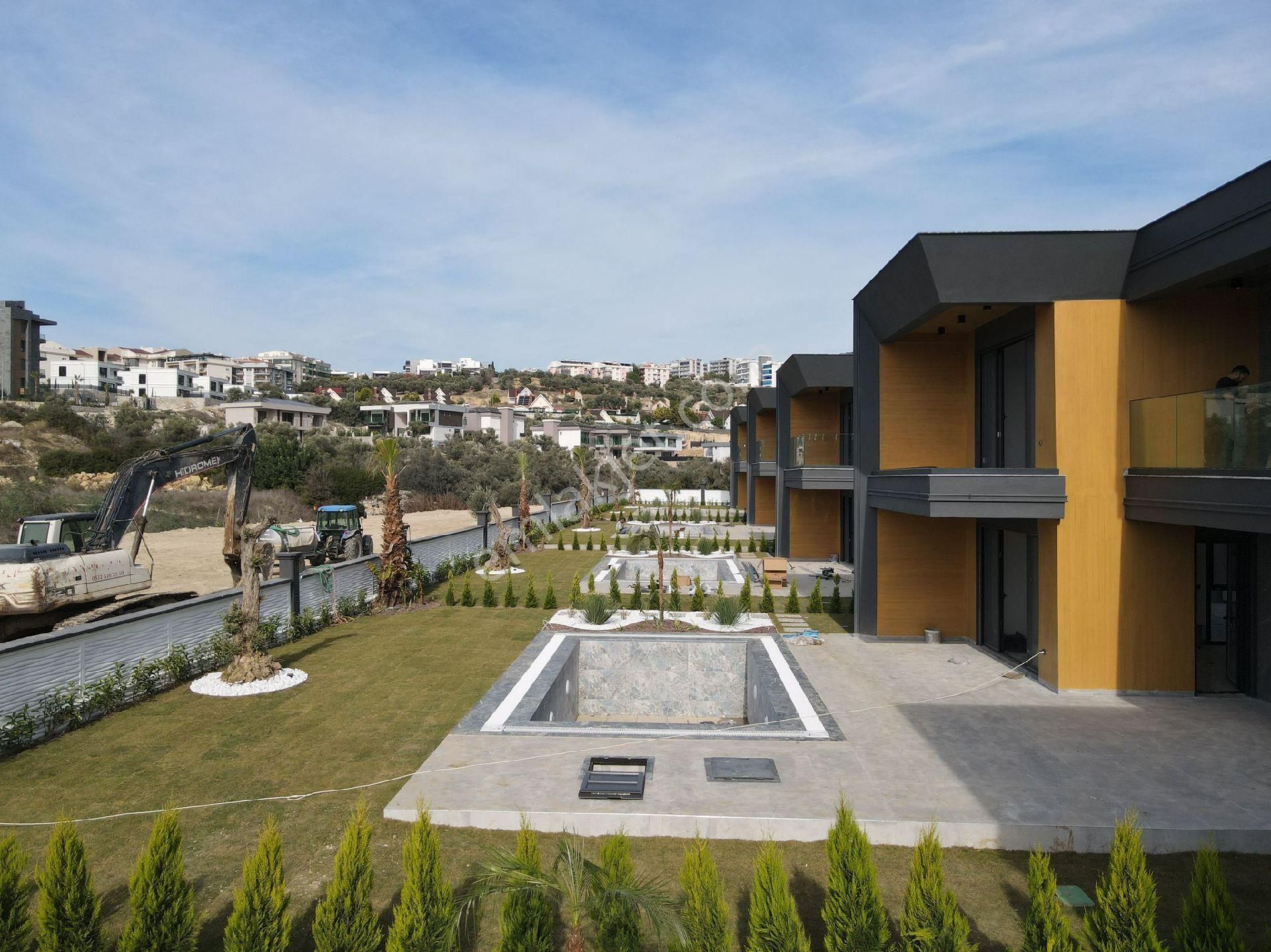 Kuşadası Merkezde 5+2 Özel Havuzlu Müstakil Bahçeli Müstakil Villa - Görsel 32