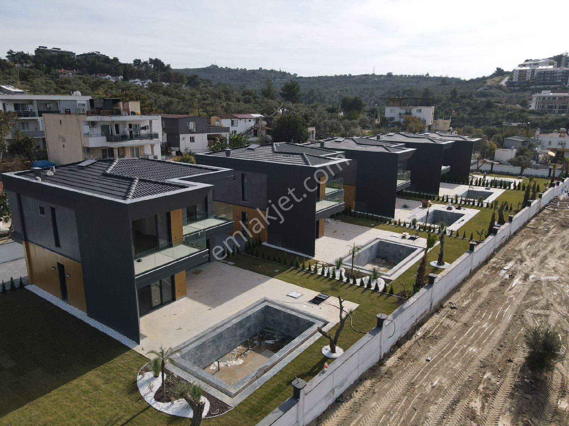 Kuşadası Merkezde 5+2 Özel Havuzlu Müstakil Bahçeli Müstakil Villa - Görsel 31